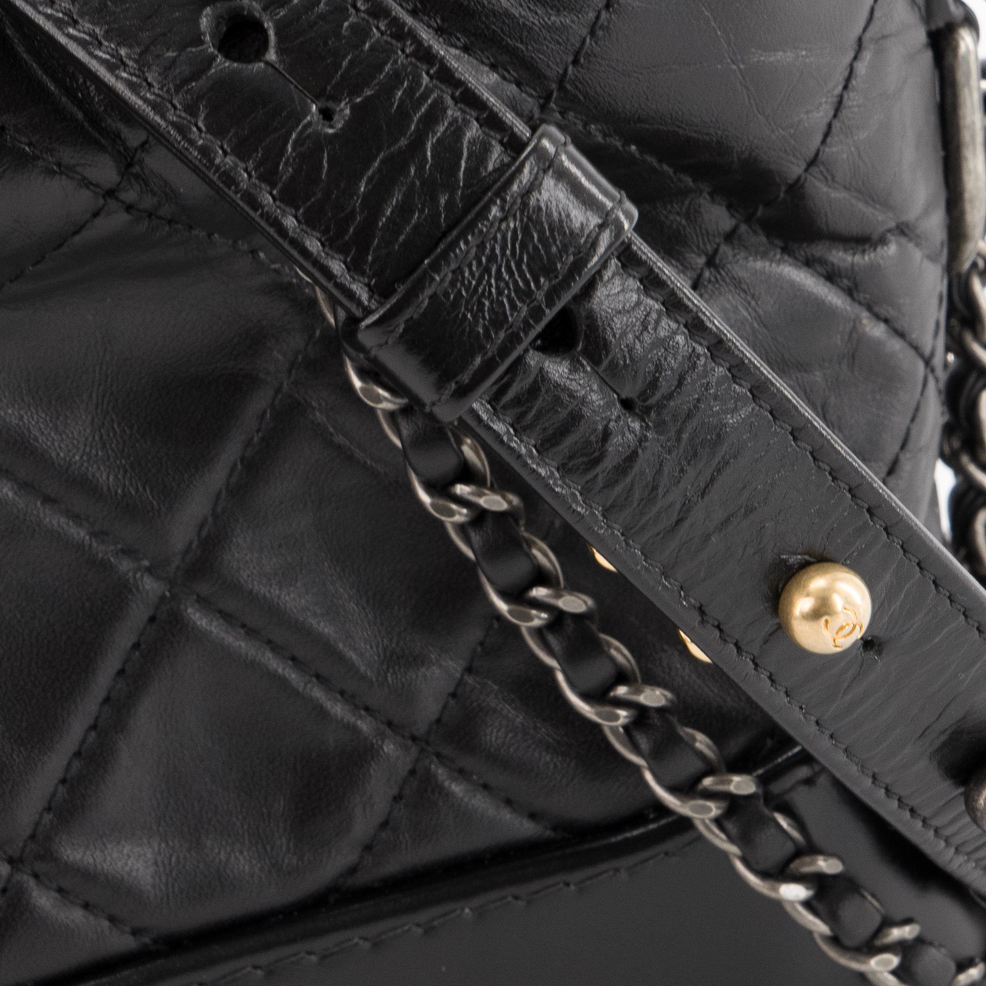 CHANEL - Sac à bandoulière Gabrielle mini Chanel en cuir noir