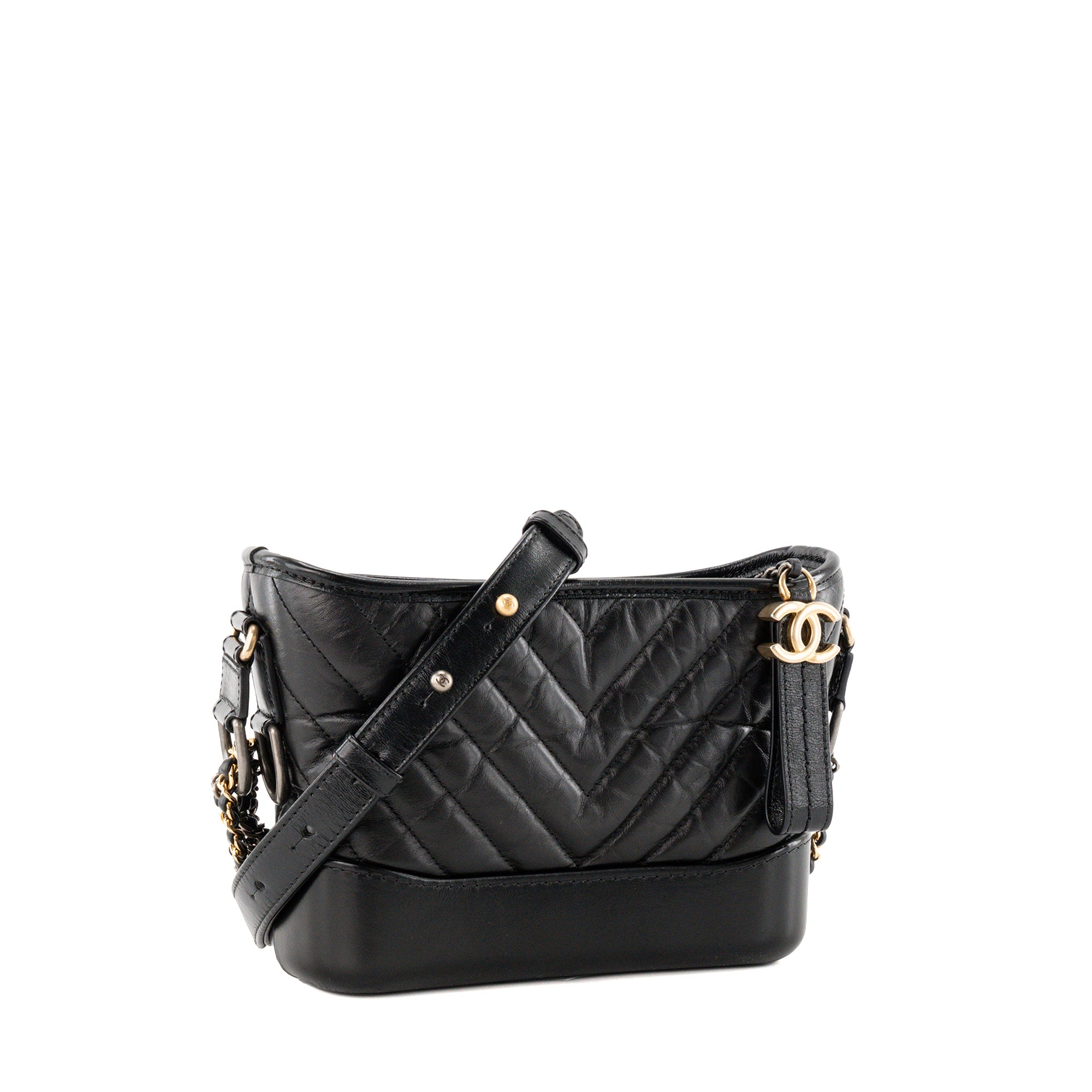 CHANEL - Sac à bandoulière Gabrielle mini chevron Chanel en cuir froissé noir