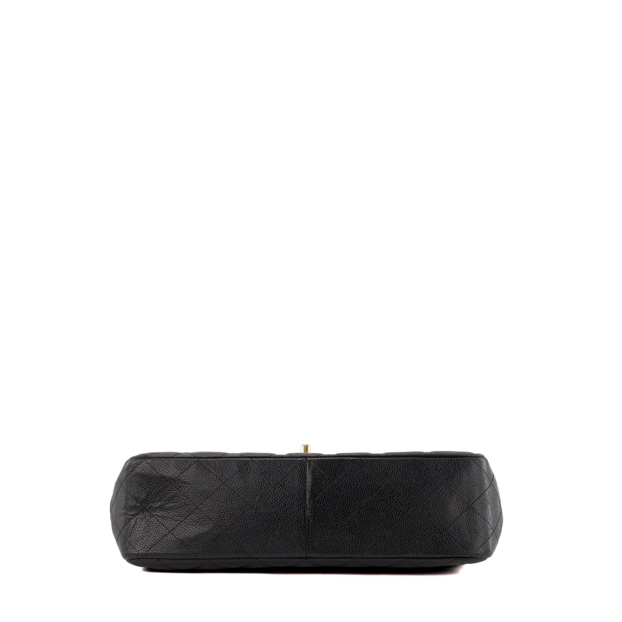 CHANEL - Sac à bandoulière Classique/Timeless Jumbo Chanel en cuir caviar noir