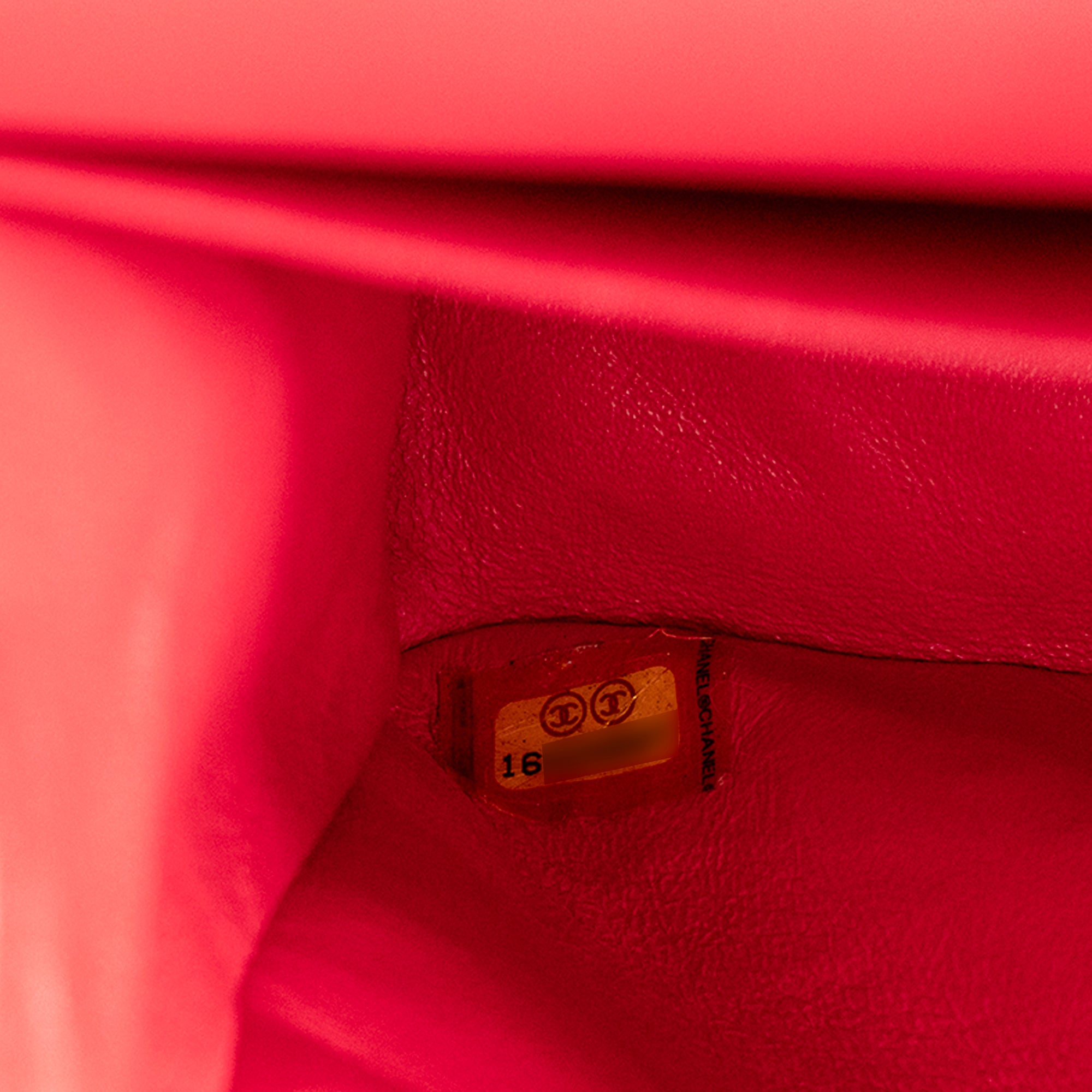 CHANEL - Sac à bandoulière Jumbo Classique/Timeless Chanel en cuir verni orange