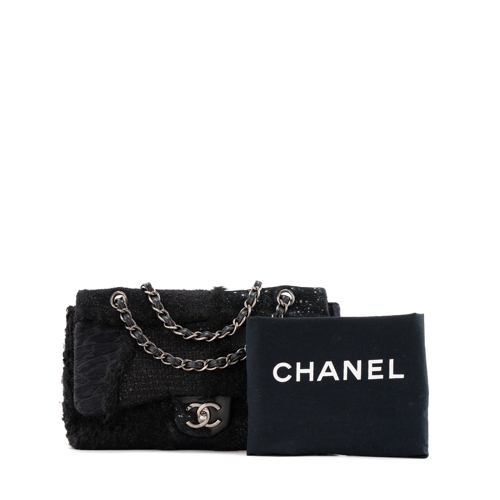 CHANEL - Sac à bandoulière Jumbo Classique/Timeless Chanel en patchwork noir édition limitée