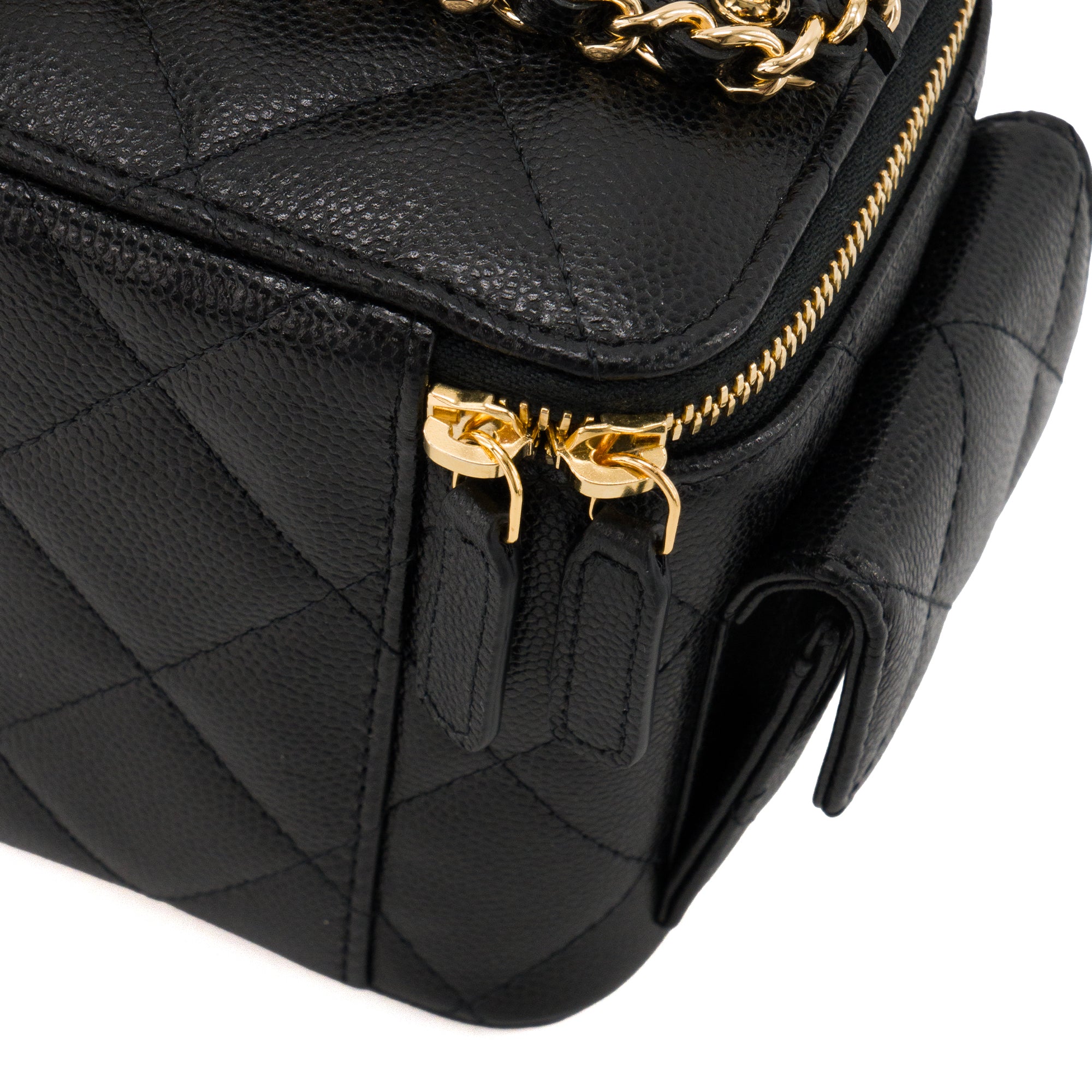 CHANEL - Sac à bandoulière Micro Vanity Cargo Chanel en cuir grainé noir