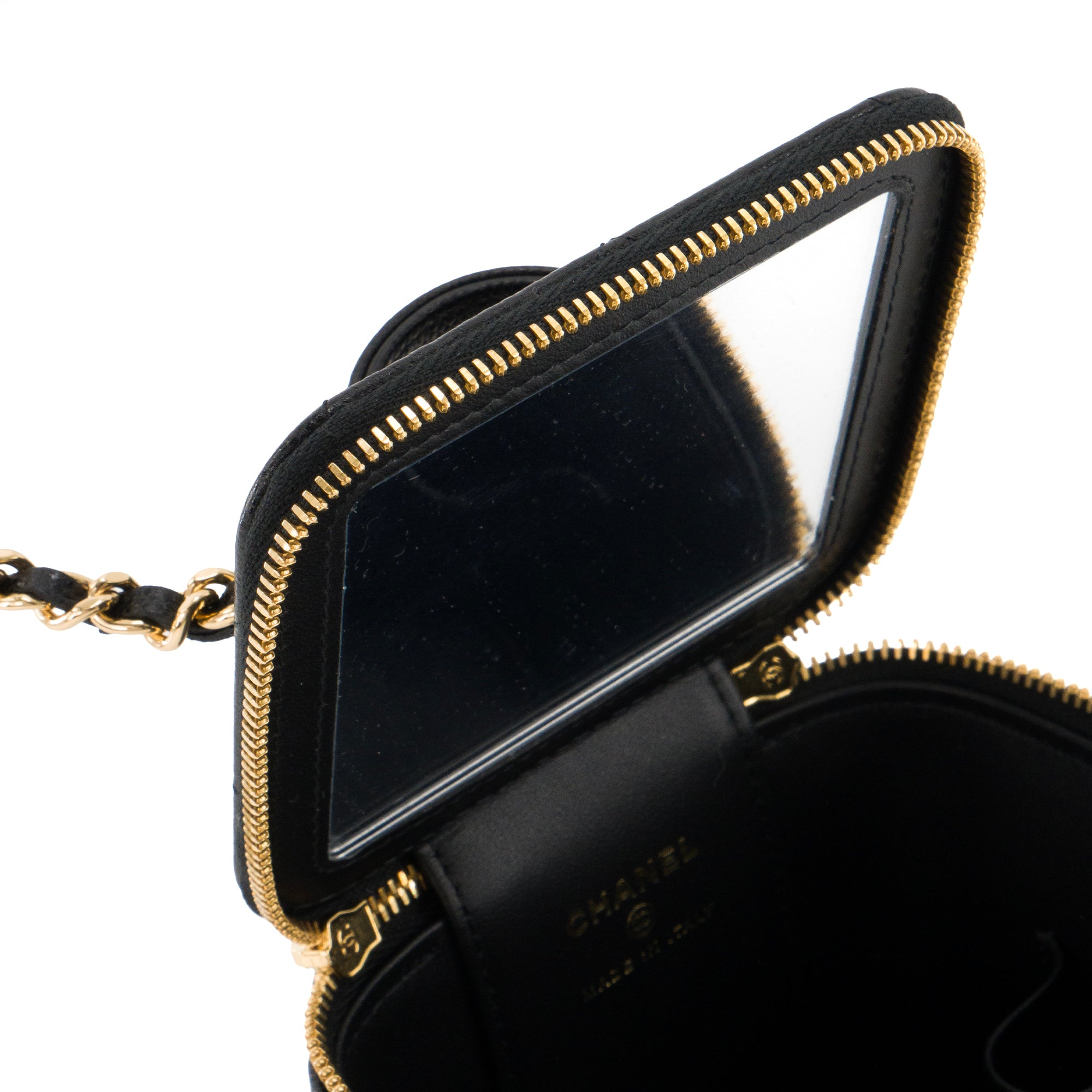 CHANEL - Sac à bandoulière Micro Vanity Cargo Chanel en cuir grainé noir