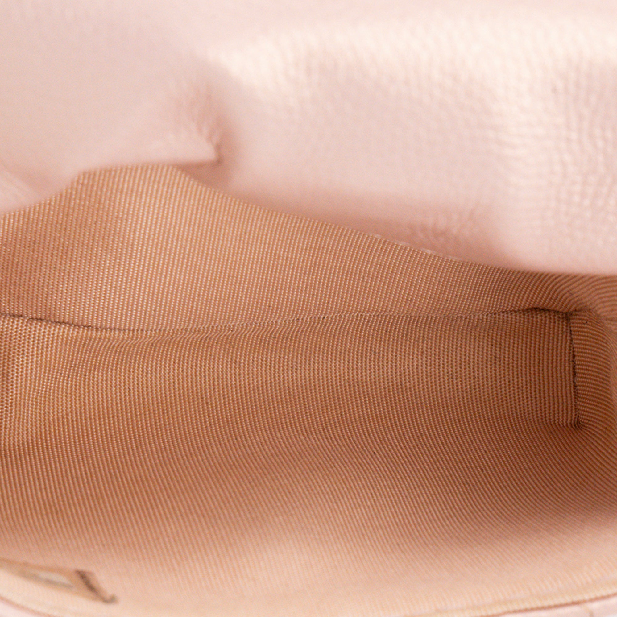 CHANEL - Sac à bandoulière Mini porte-monnaie Pearl on Top Chanel en cuir caviar rose irisé