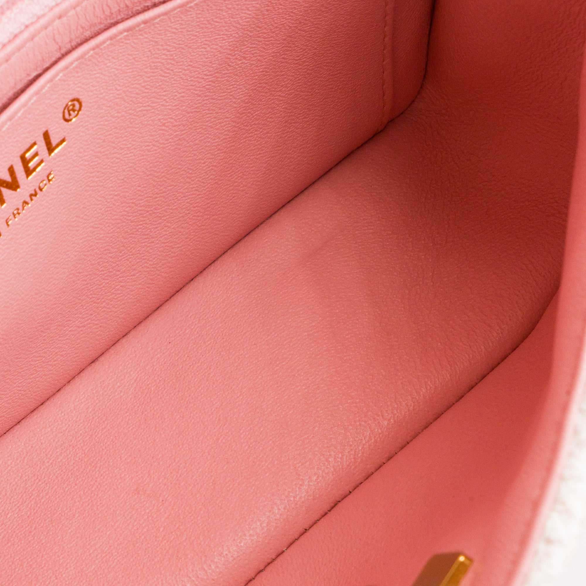 CHANEL - Sac à bandoulière Mini Rectangle Classique/Timeless Chanel en tweed rose