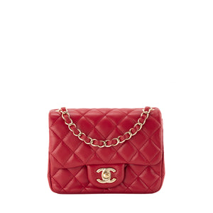 CHANEL - Sac à bandoulière Classique/Timeless Mini Square Chanel en cuir lisse rouge framboise