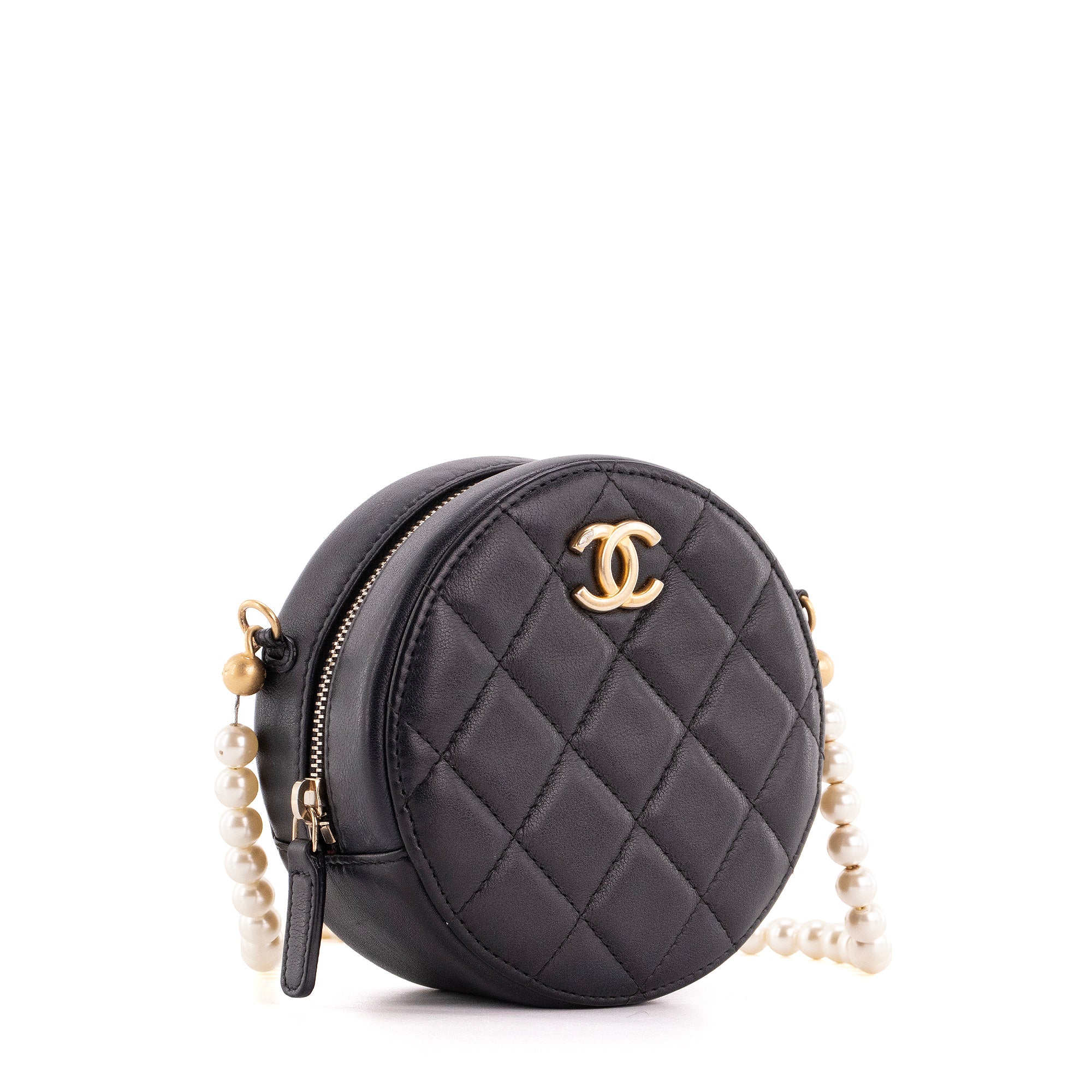 CHANEL - Sac à bandoulière Pearls Round Chanel en cuir noir