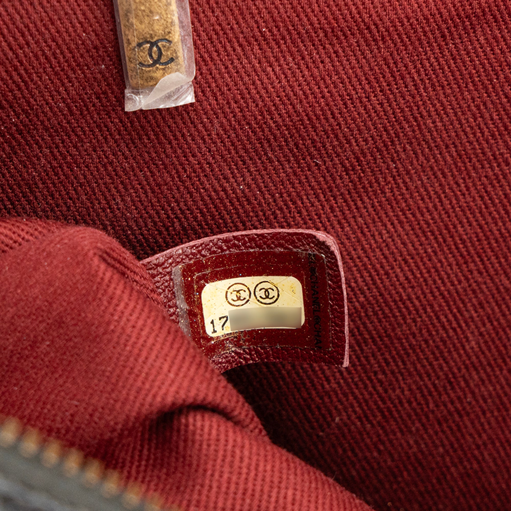 CHANEL - Sac à bandoulière Shiva Chanel en cuir caviar noir