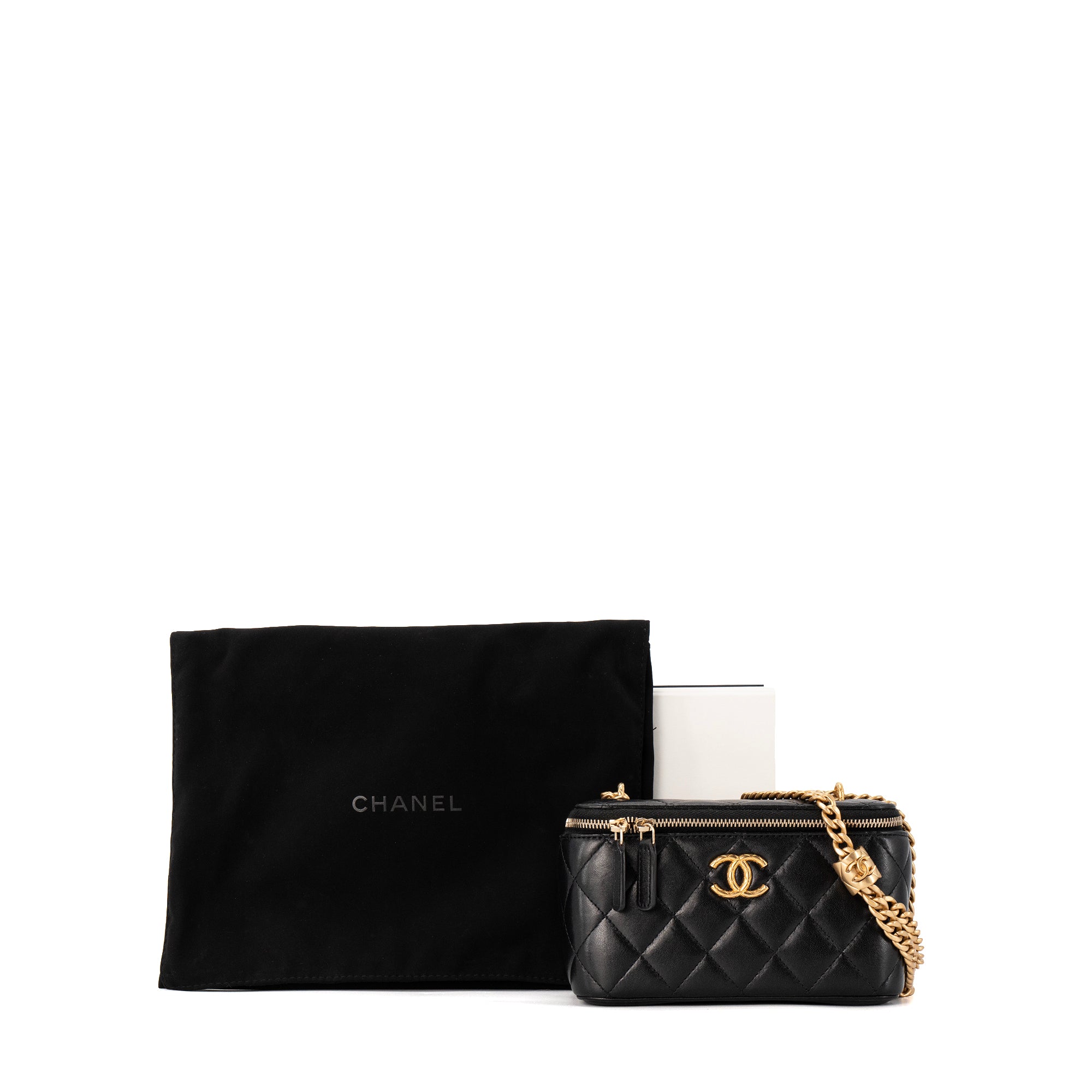 CHANEL - Sac à bandoulière Vanity Chanel en cuir lisse noir