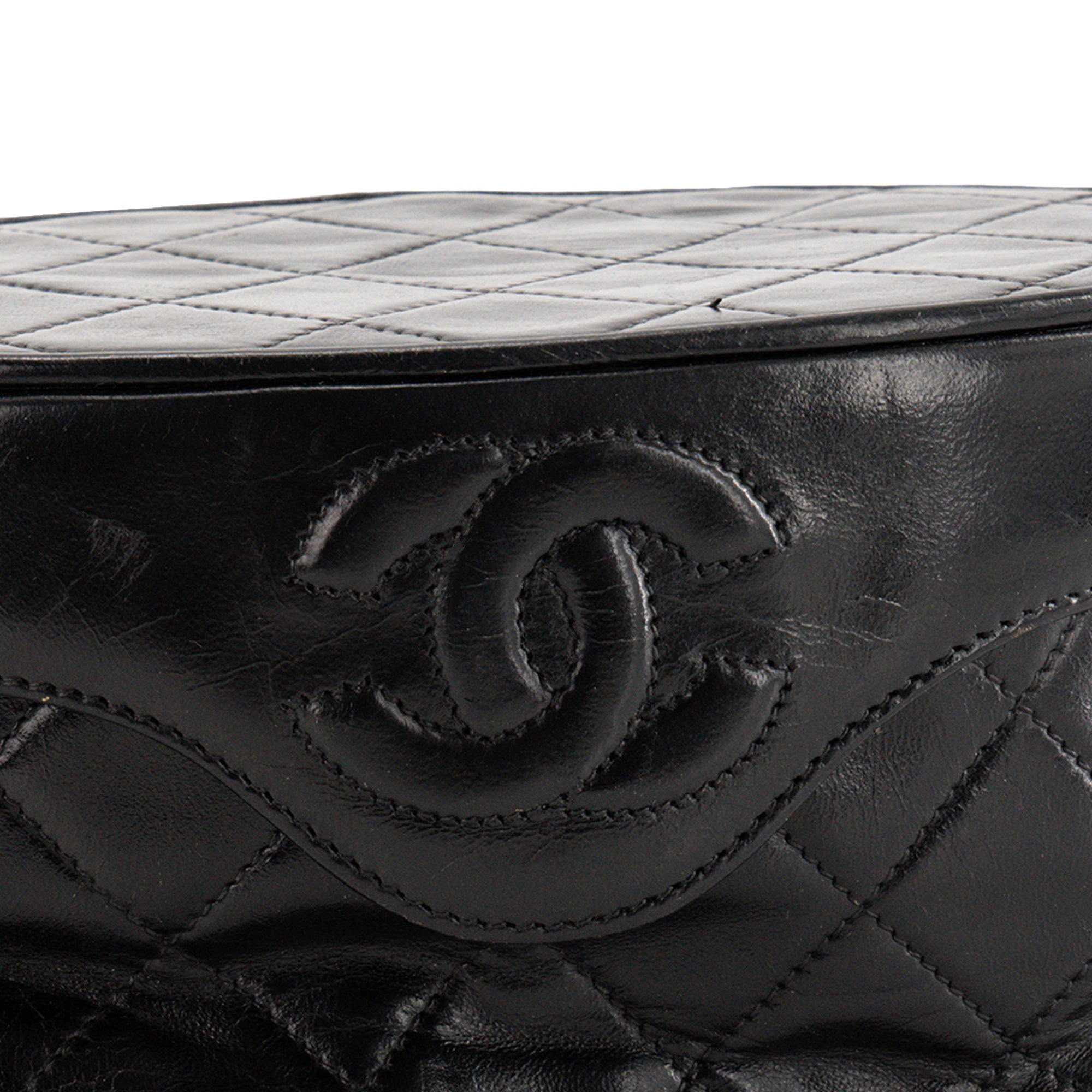 CHANEL - Sac à bandoulière Vanity Chanel en cuir lisse noir vintage