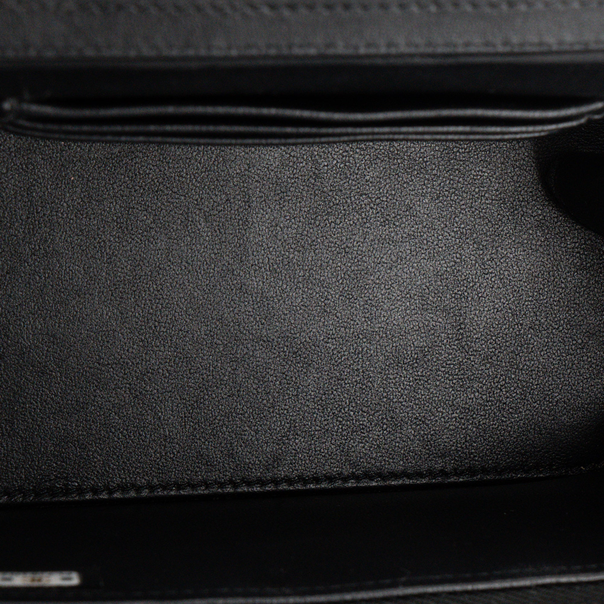 CHANEL - Sac à bandoulière Vanity Top Handle Chanel en cuir lisse noir