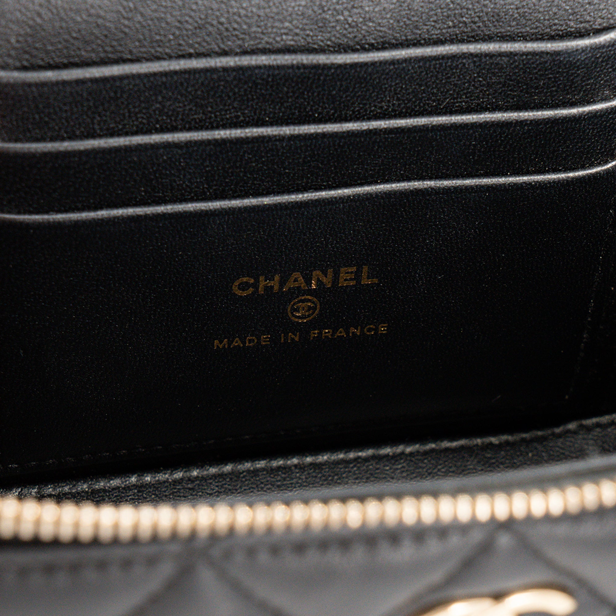 CHANEL - Sac à bandoulière Vanity Top Handle Chanel en cuir lisse noir