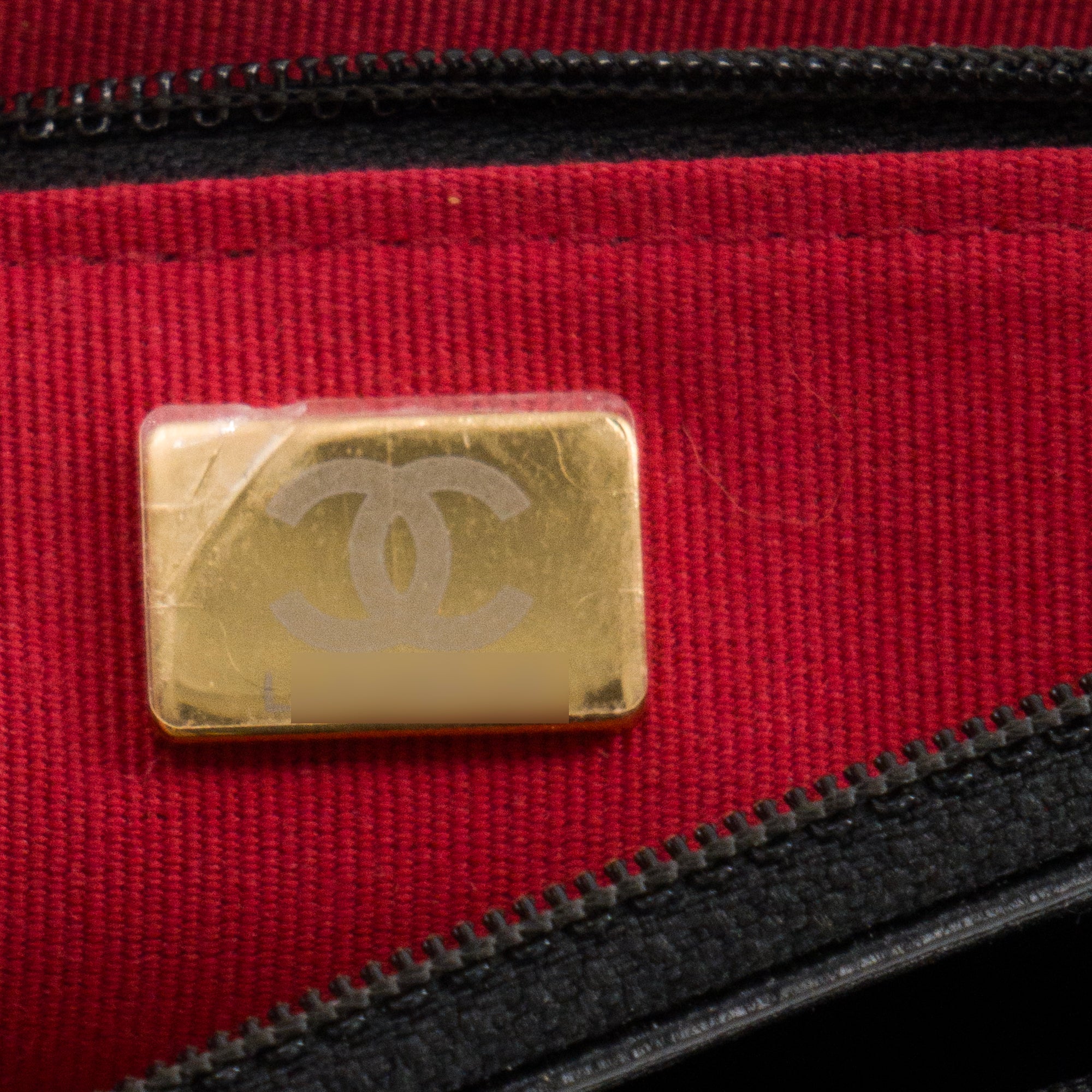 CHANEL - Sac à bandoulière Wallet On Chain 19 Chanel en cuir lisse noir