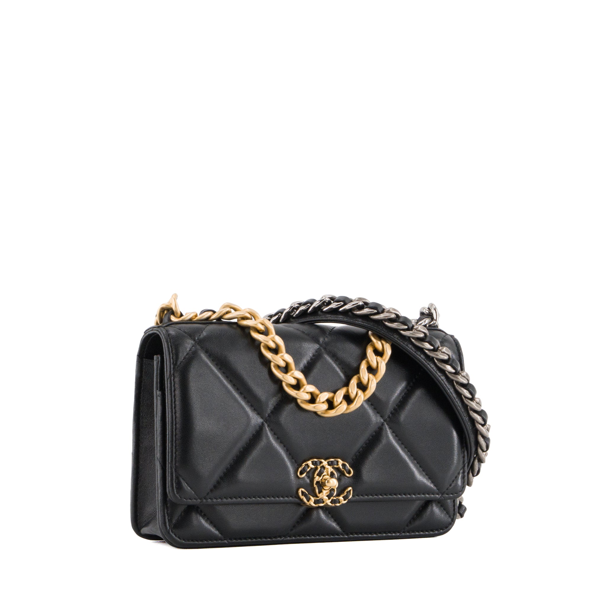 CHANEL - Sac à bandoulière Wallet On Chain 19 Chanel en cuir lisse noir