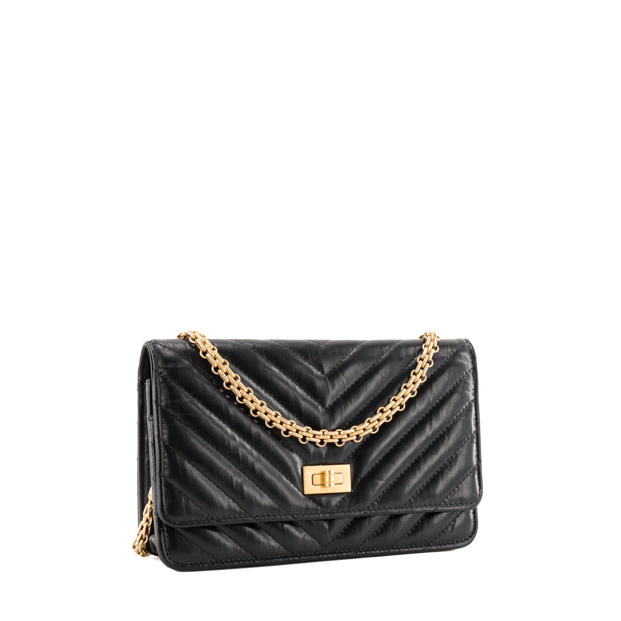 CHANEL - Sac à bandoulière Wallet On Chain 2.55 Chanel en cuir chevron froissé noir