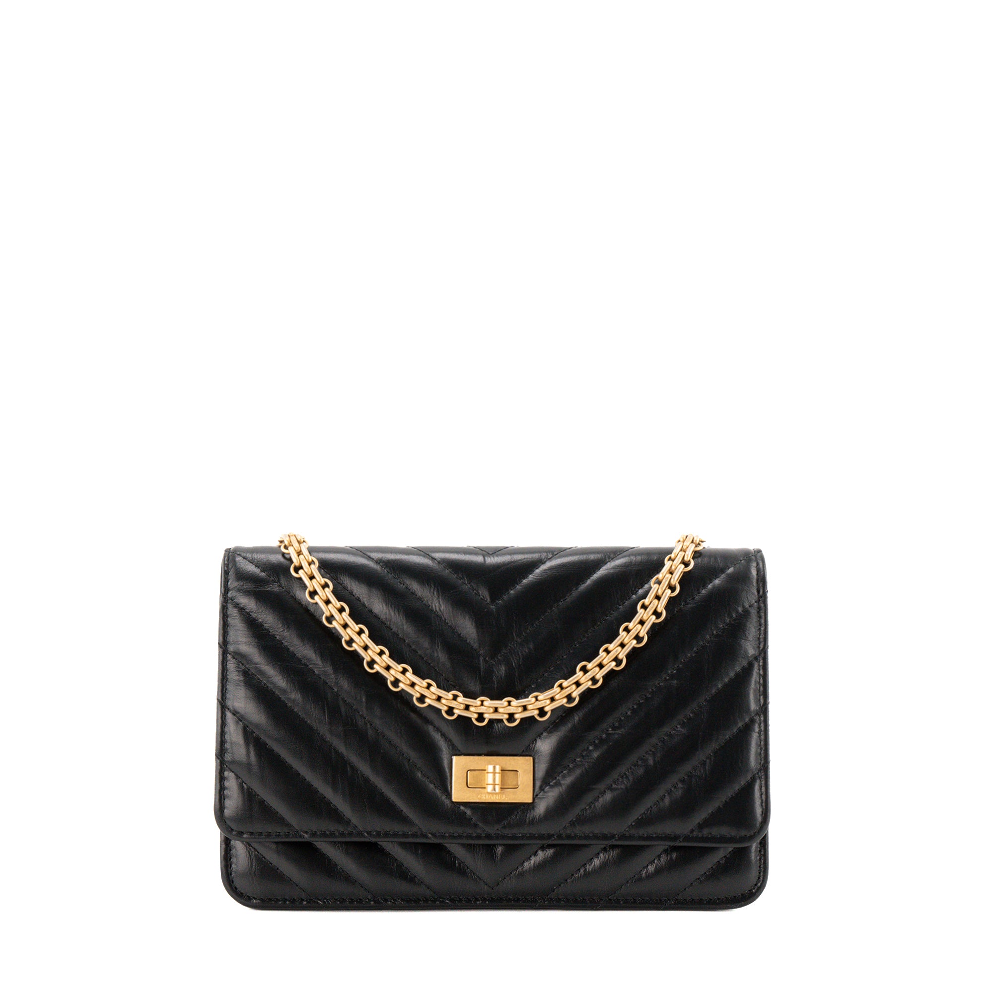 CHANEL - Sac à bandoulière Wallet On Chain 2.55 Chanel en cuir chevron froissé noir