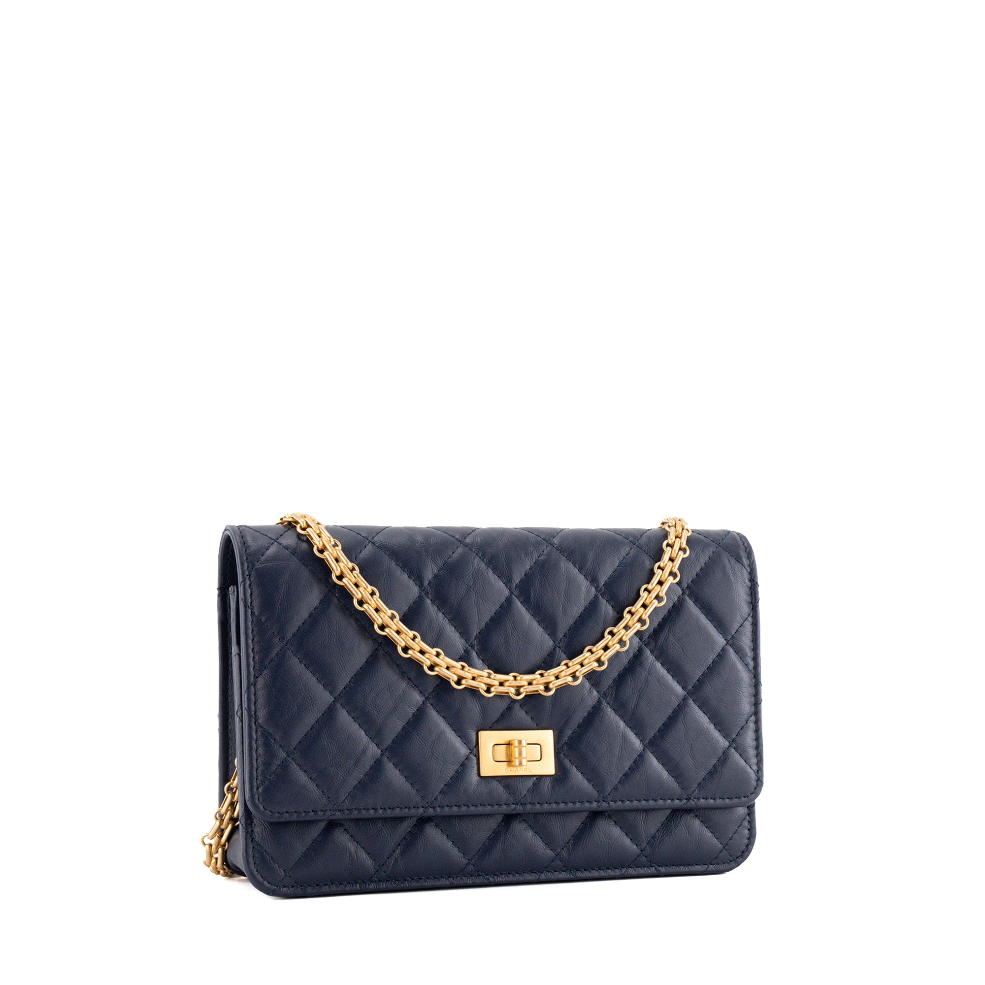 CHANEL - Sac à bandoulière Wallet On Chain 2.55 Chanel en cuir froissé bleu marine