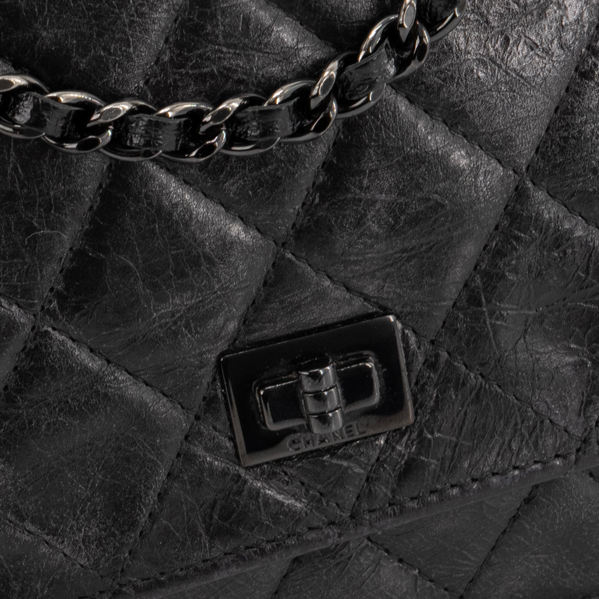 CHANEL - Sac à bandoulière Wallet On Chain 2.55 Chanel en cuir froissé so black