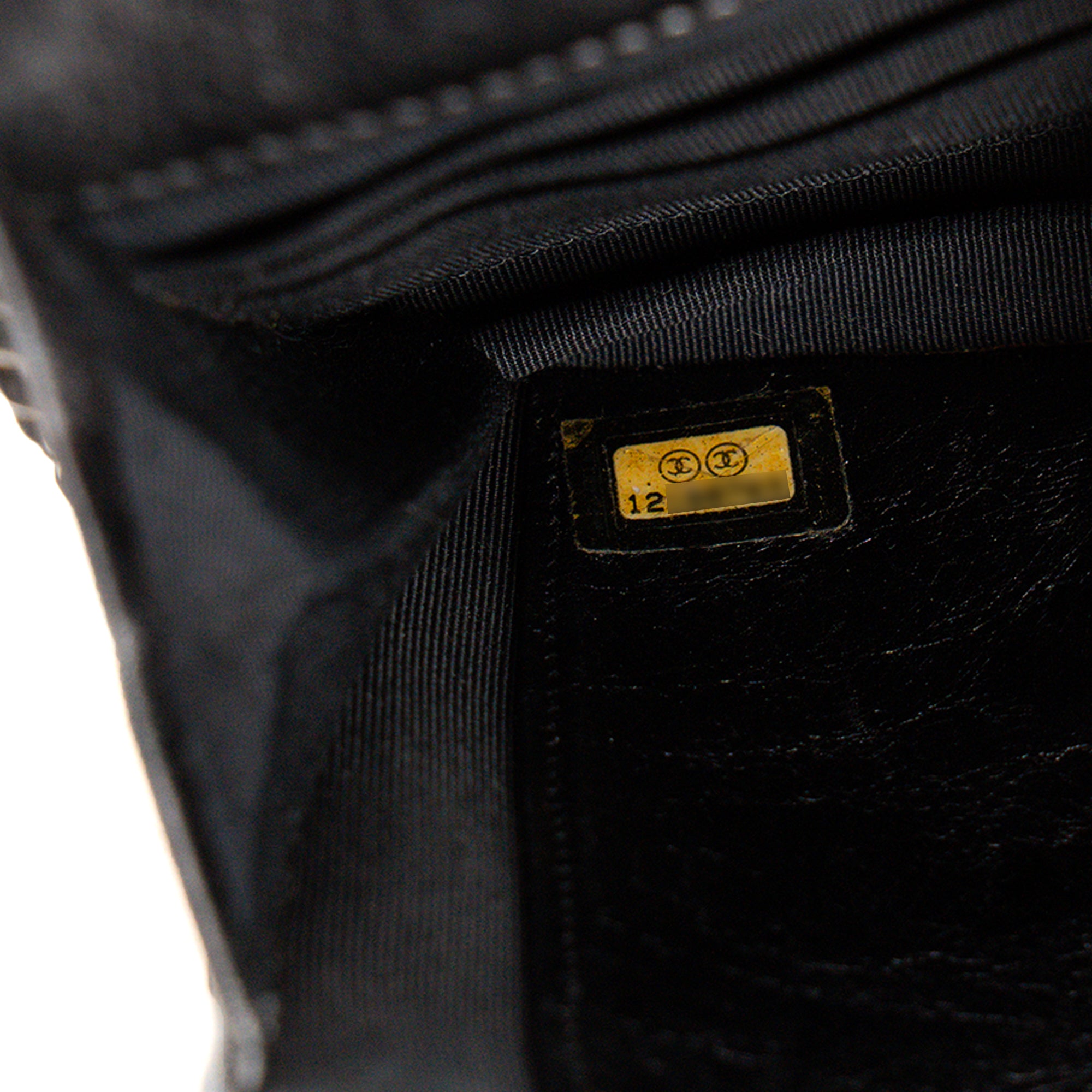 CHANEL - Sac à bandoulière Wallet On Chain 2.55 Chanel en cuir froissé noir