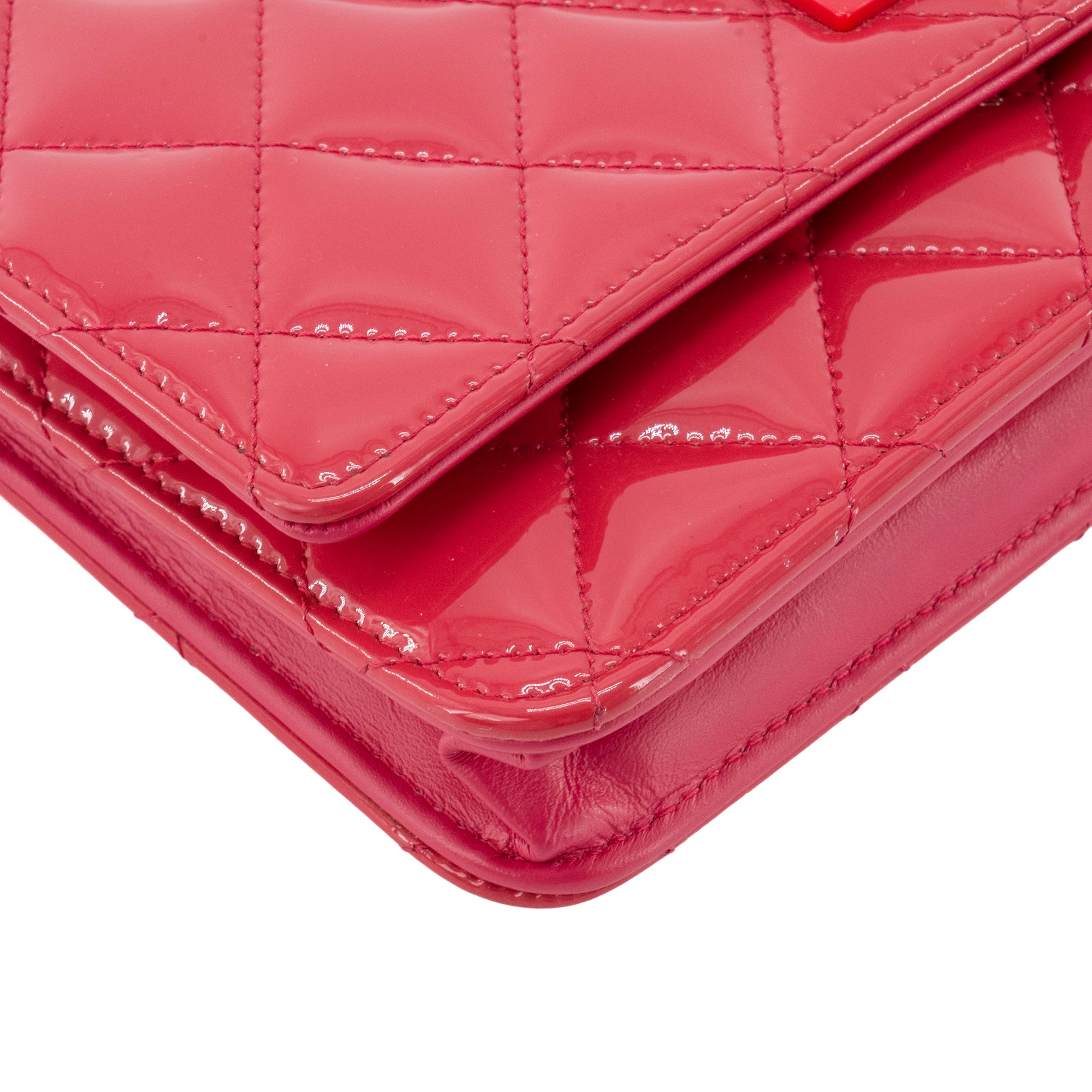 CHANEL - Sac à bandoulière Wallet on Chain 2.55 Chanel en cuir verni rose