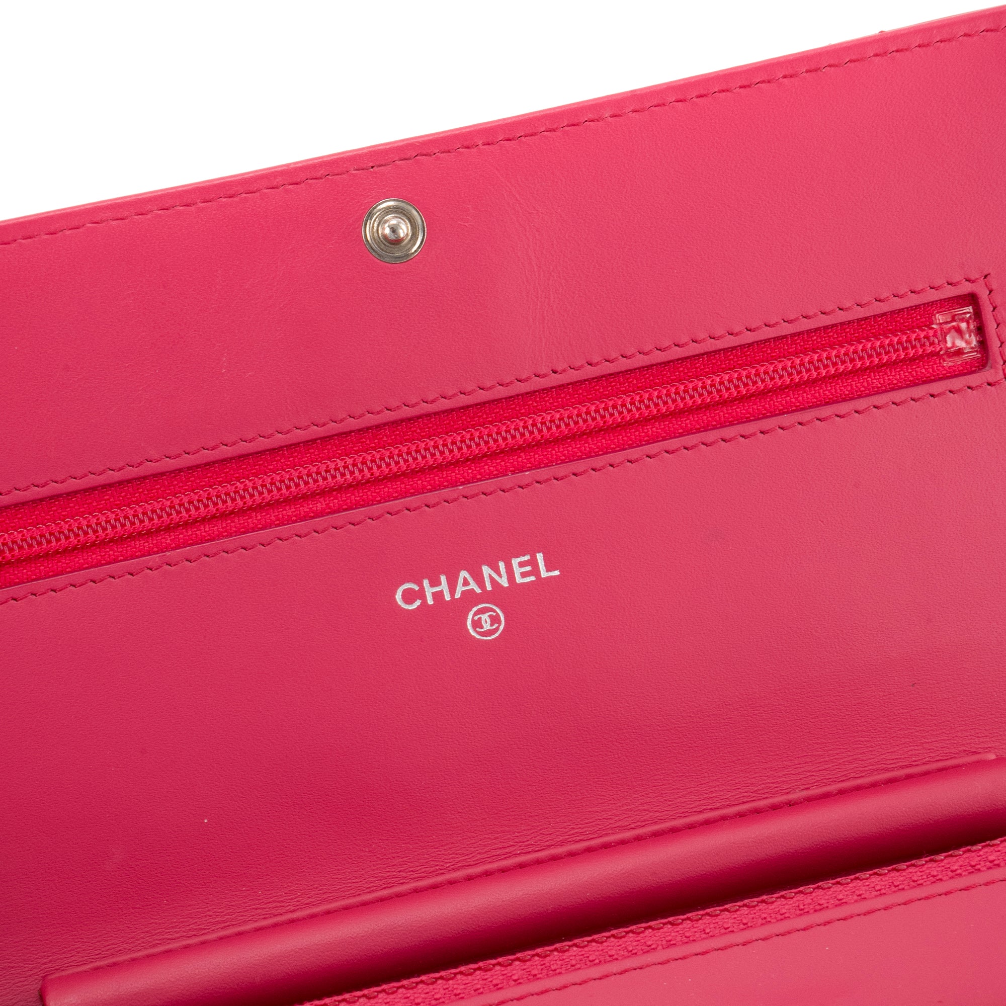 CHANEL - Sac à bandoulière Wallet on Chain 2.55 Chanel en cuir verni rose