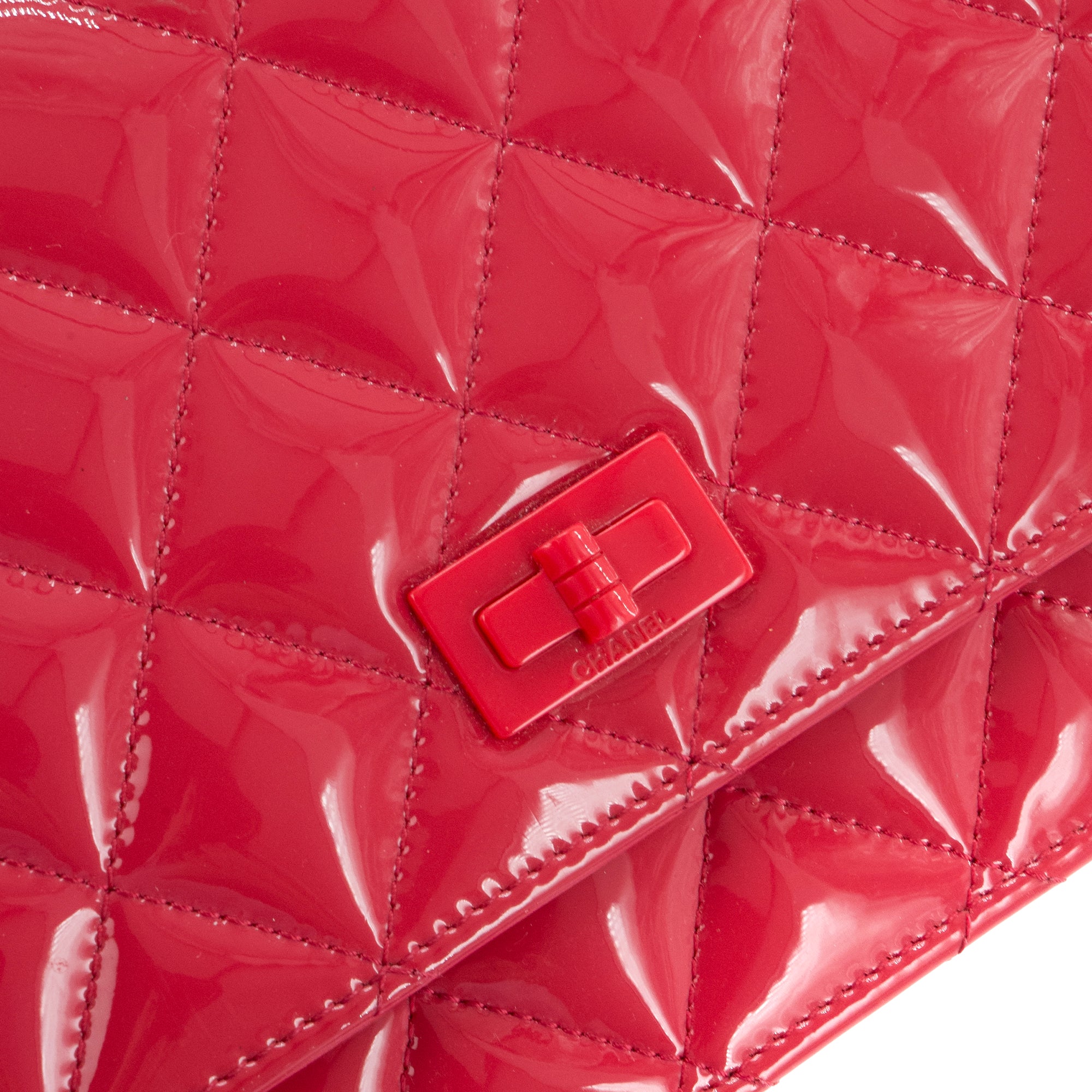 CHANEL - Sac à bandoulière Wallet on Chain 2.55 Chanel en cuir verni rose