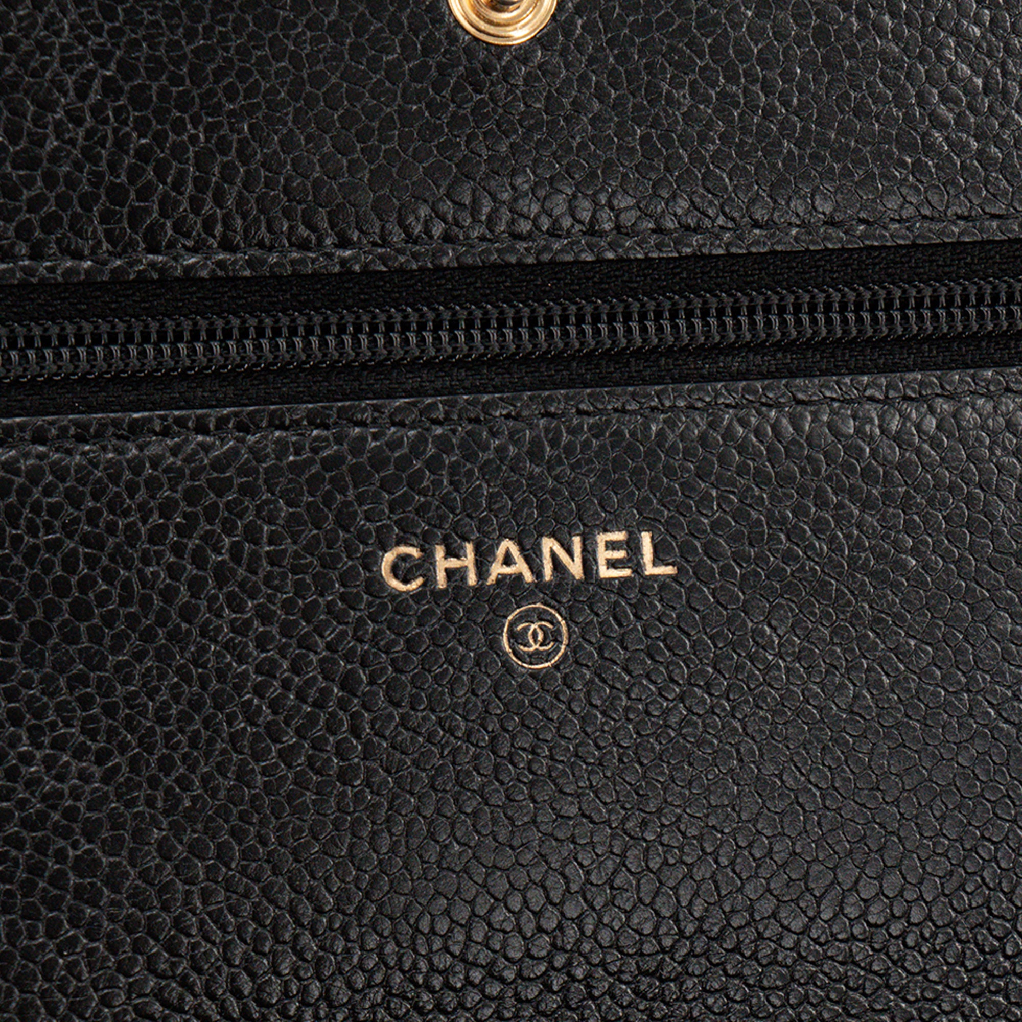 CHANEL - Sac à bandoulière Wallet On Chain Boy Chanel en cuir caviar noir