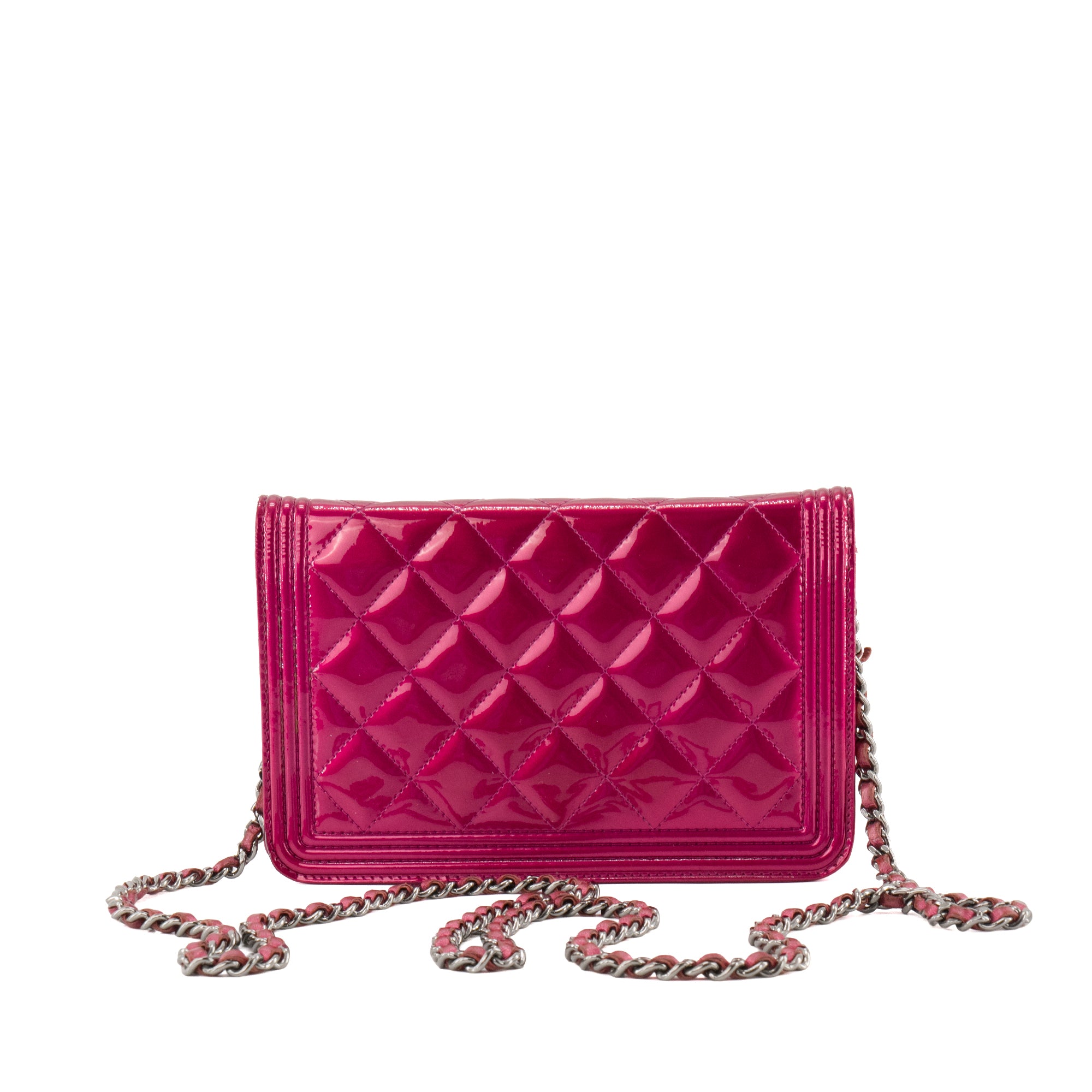 CHANEL - Sac à bandoulière Wallet on Chain Boy Chanel en cuir verni fuchsia