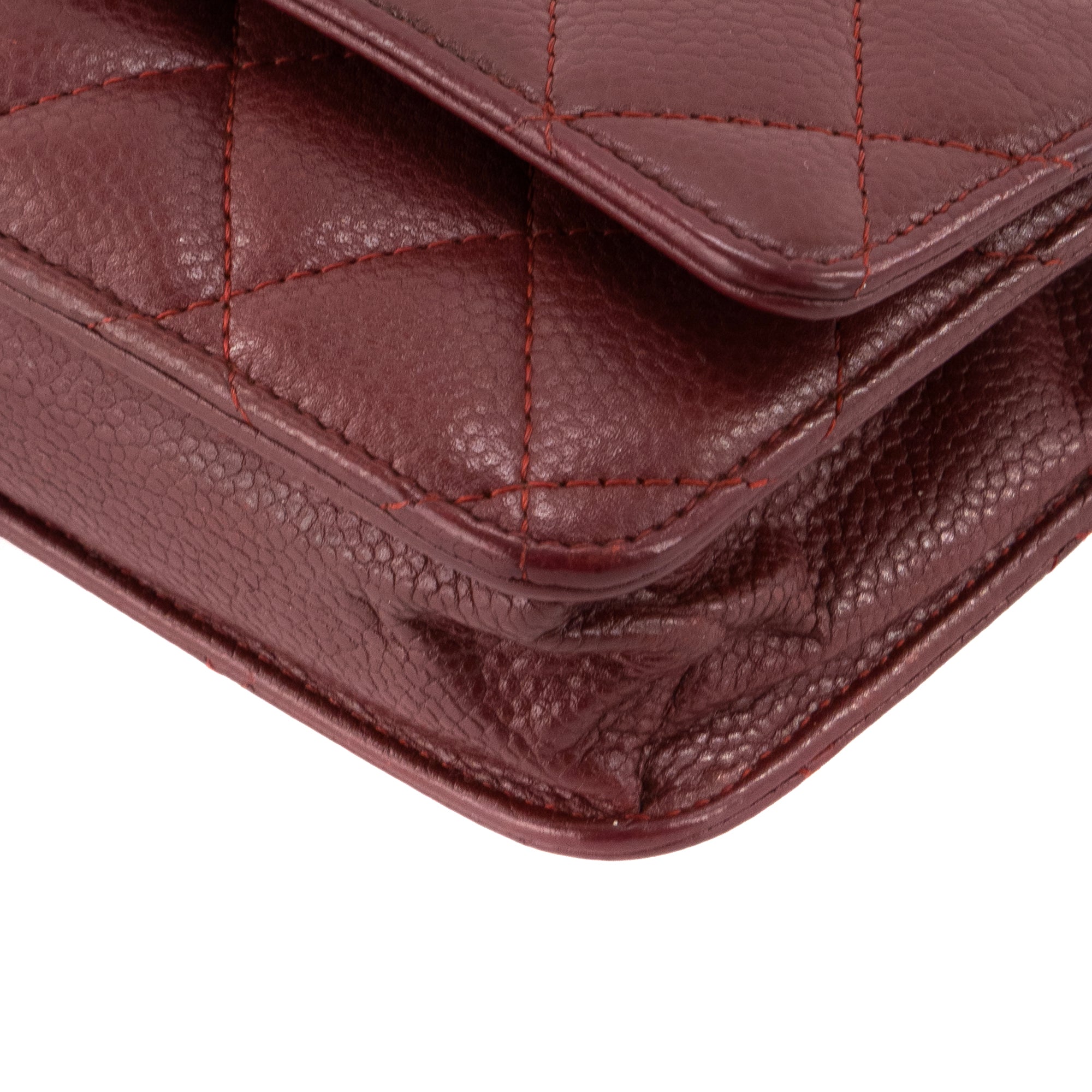 CHANEL - Sac à bandoulière Wallet On Chain Chanel en cuir caviar bordeaux