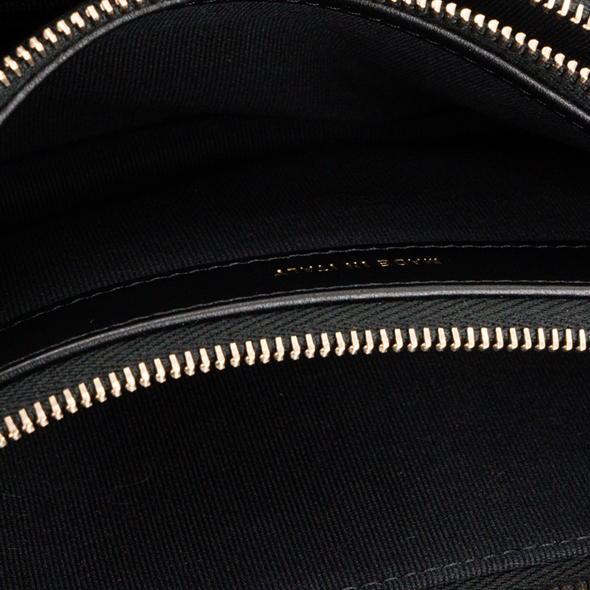 CHANEL - Sac à bandoulière Wallet On Chain Chanel en cuir caviar noir