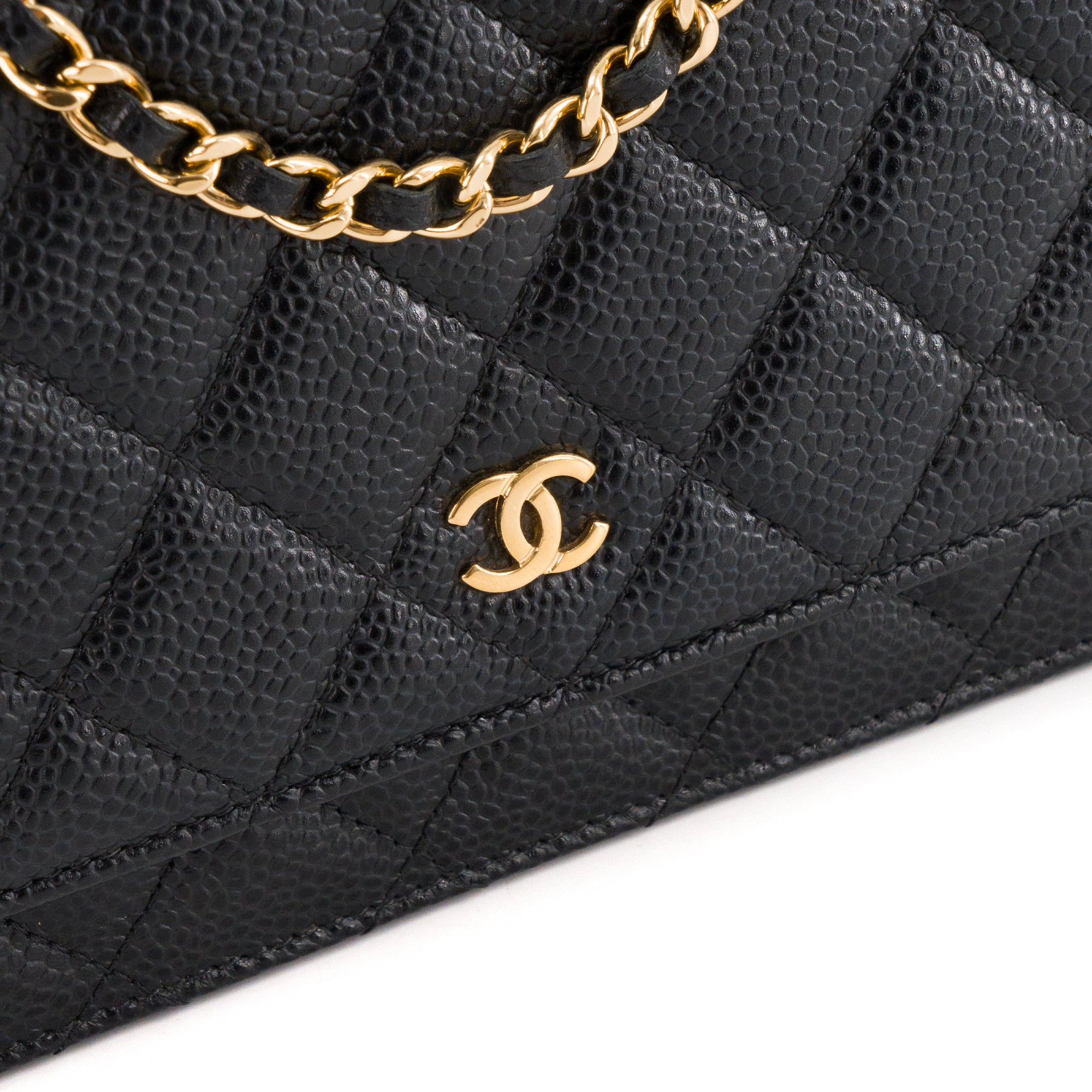 CHANEL - Sac à bandoulière Wallet On Chain Classique/Timeless Chanel en cuir caviar noir