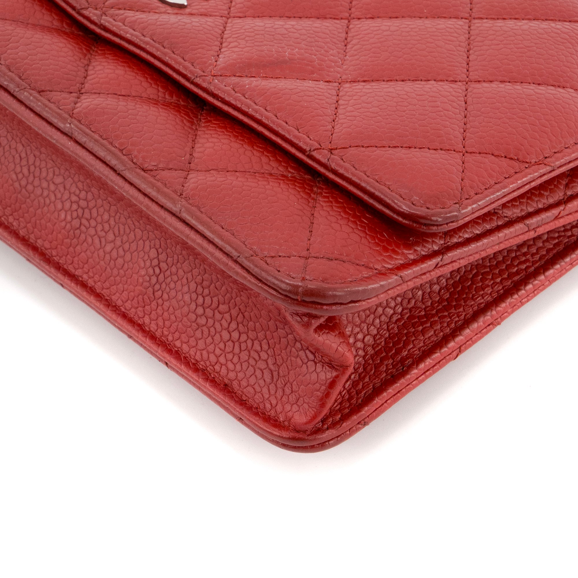 CHANEL - Sac à bandoulière Wallet on Chain Chanel en cuir caviar rouge