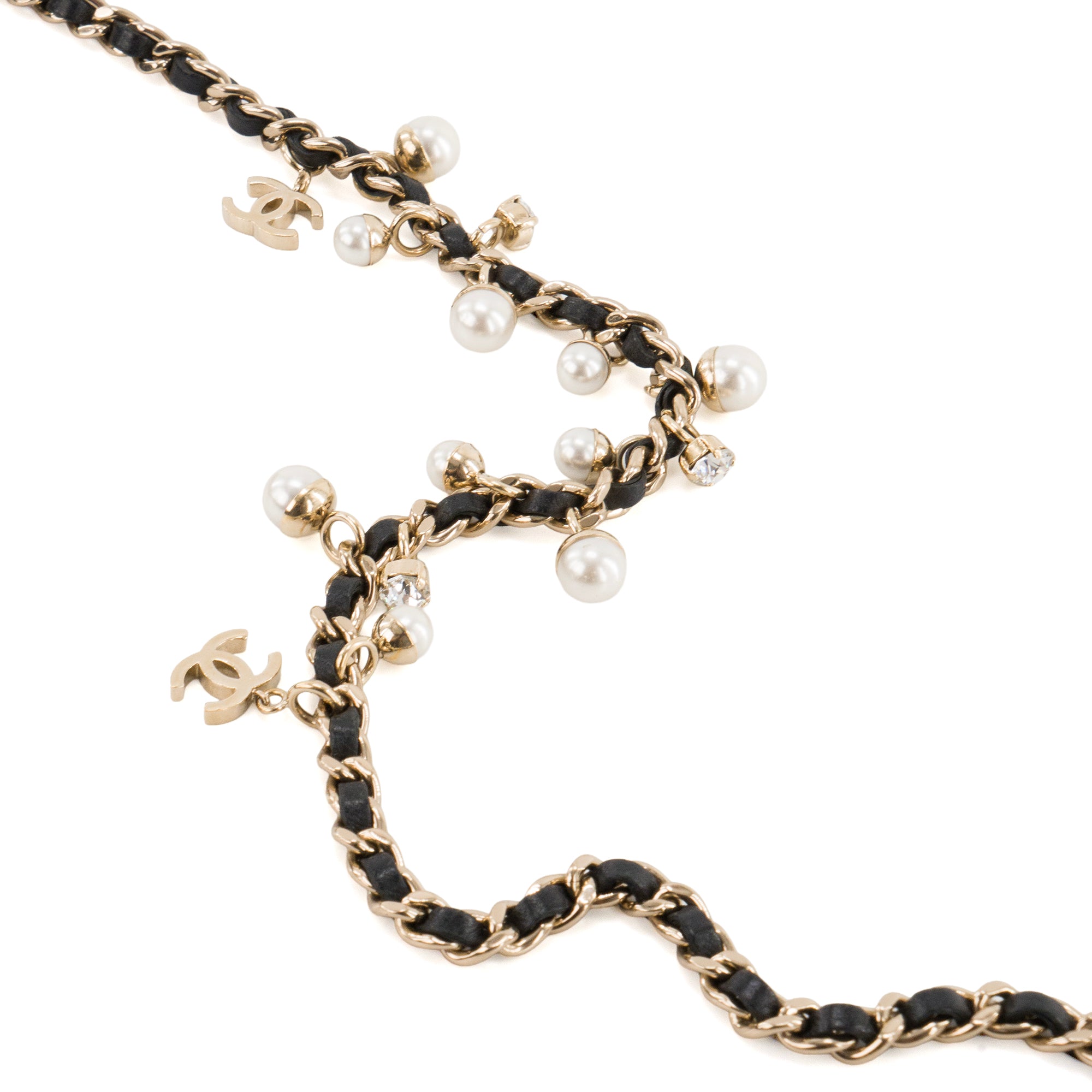 CHANEL - Sac à bandoulière Wallet On Chain Chanel en cuir glacé noir édition limitée