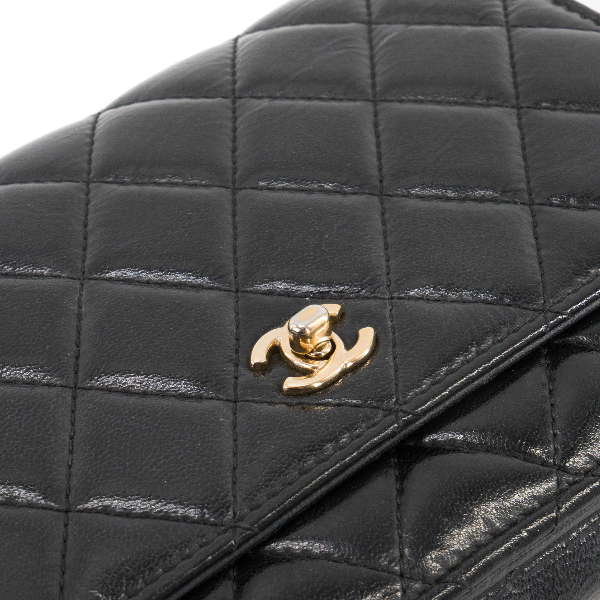 CHANEL - Sac à bandoulière Wallet On Chain Chanel en cuir glacé noir édition limitée