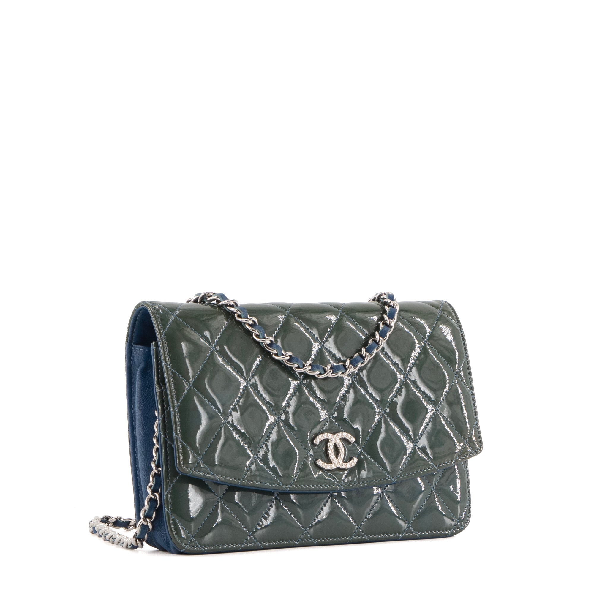 CHANEL - Sac à bandoulière Wallet On Chain Chanel en cuir kaki verni