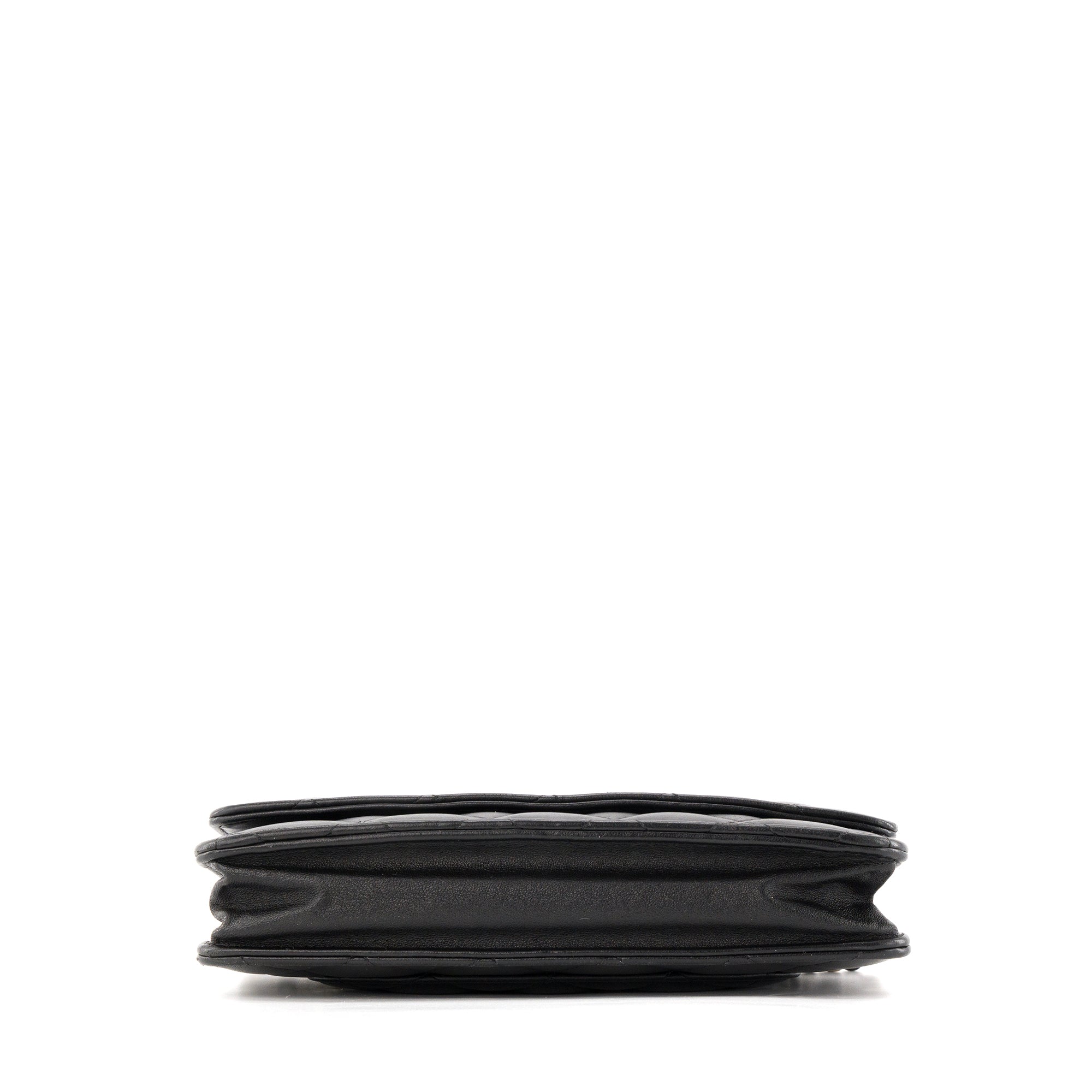 CHANEL - Sac à bandoulière Wallet on Chain Chanel en cuir lisse noir
