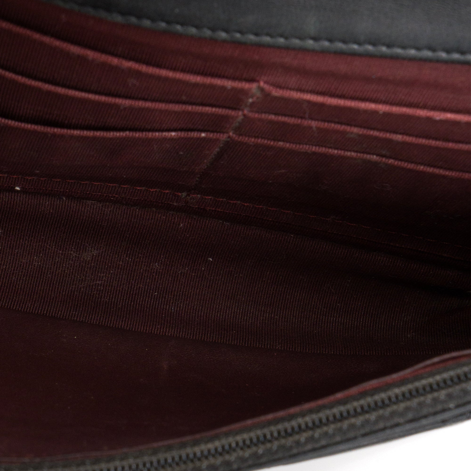 CHANEL - Sac à bandoulière Wallet on chain Chanel en cuir lisse noir