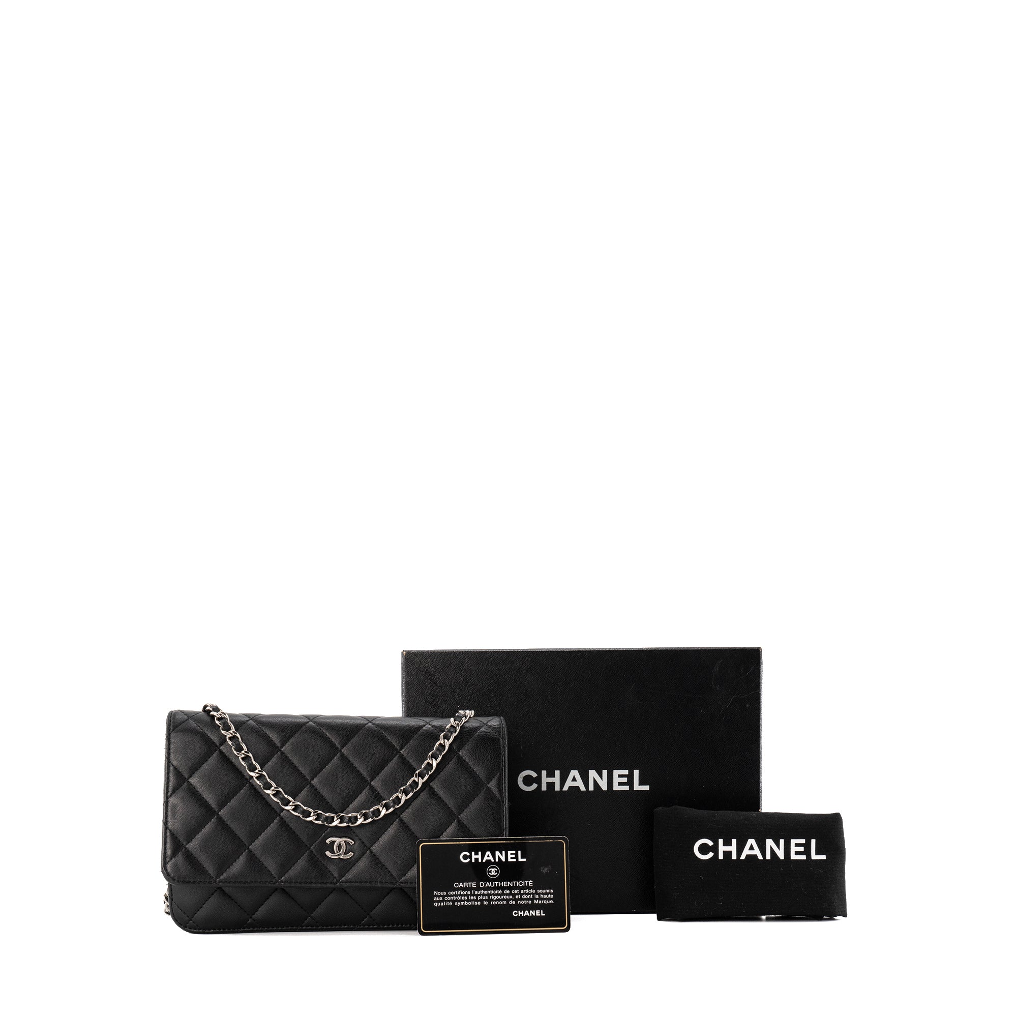 CHANEL - Sac à bandoulière Wallet on Chain Chanel en cuir lisse noir