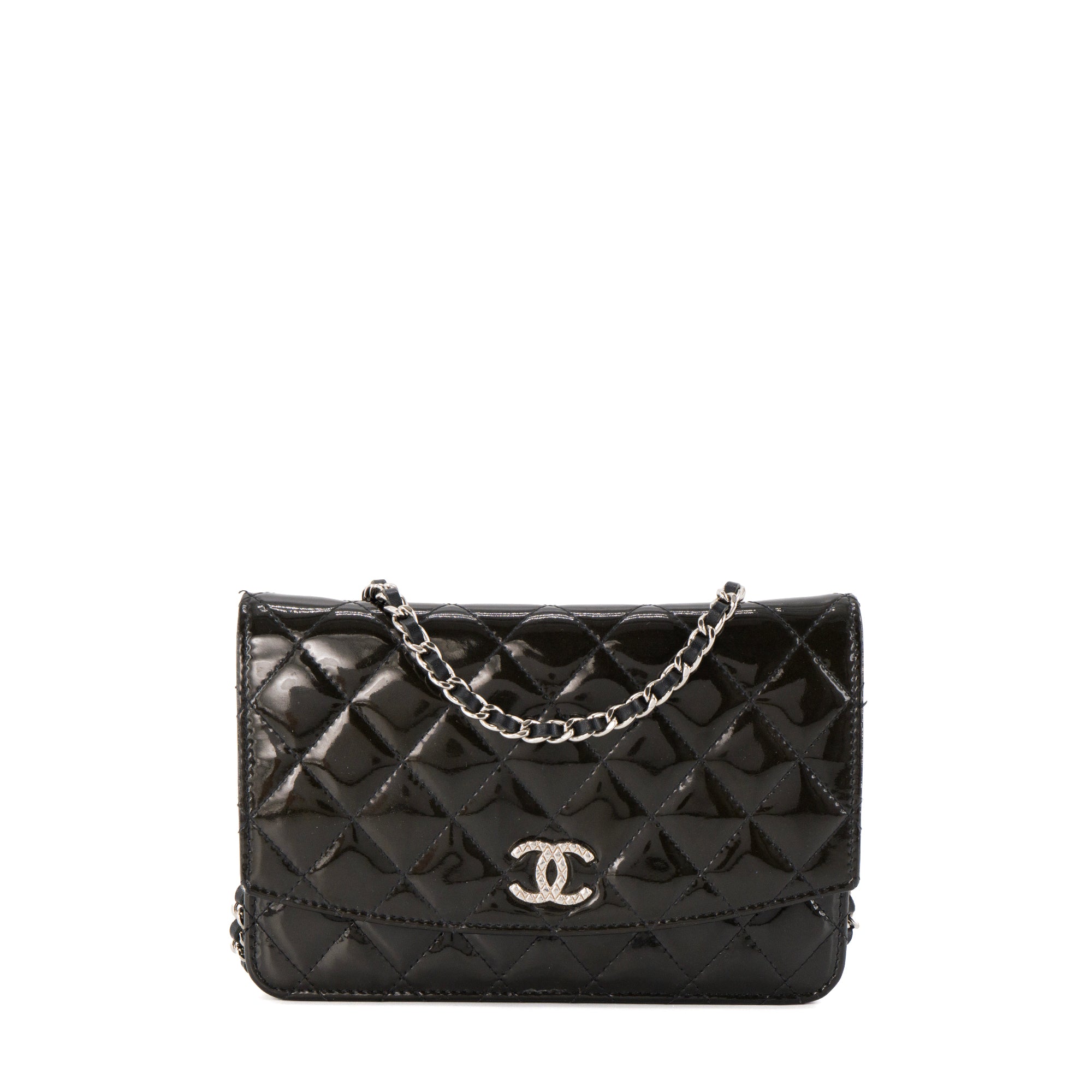 CHANEL - Sac à bandoulière Wallet On Chain Chanel en cuir noir verni