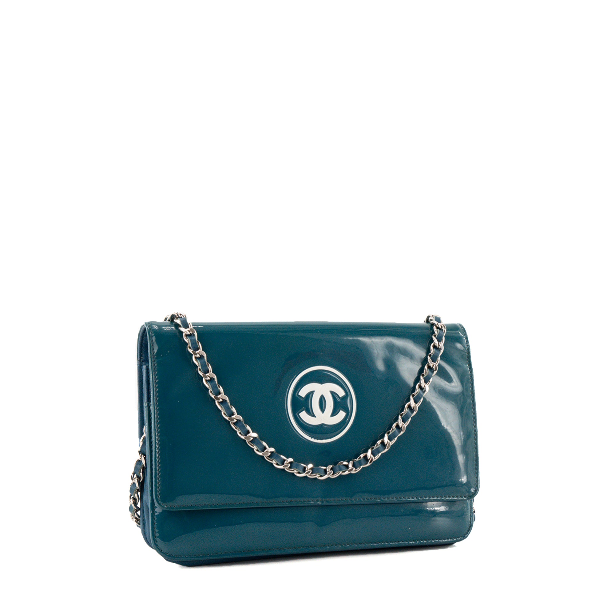 CHANEL - Sac à bandoulière Wallet On Chain Chanel en cuir verni bleu