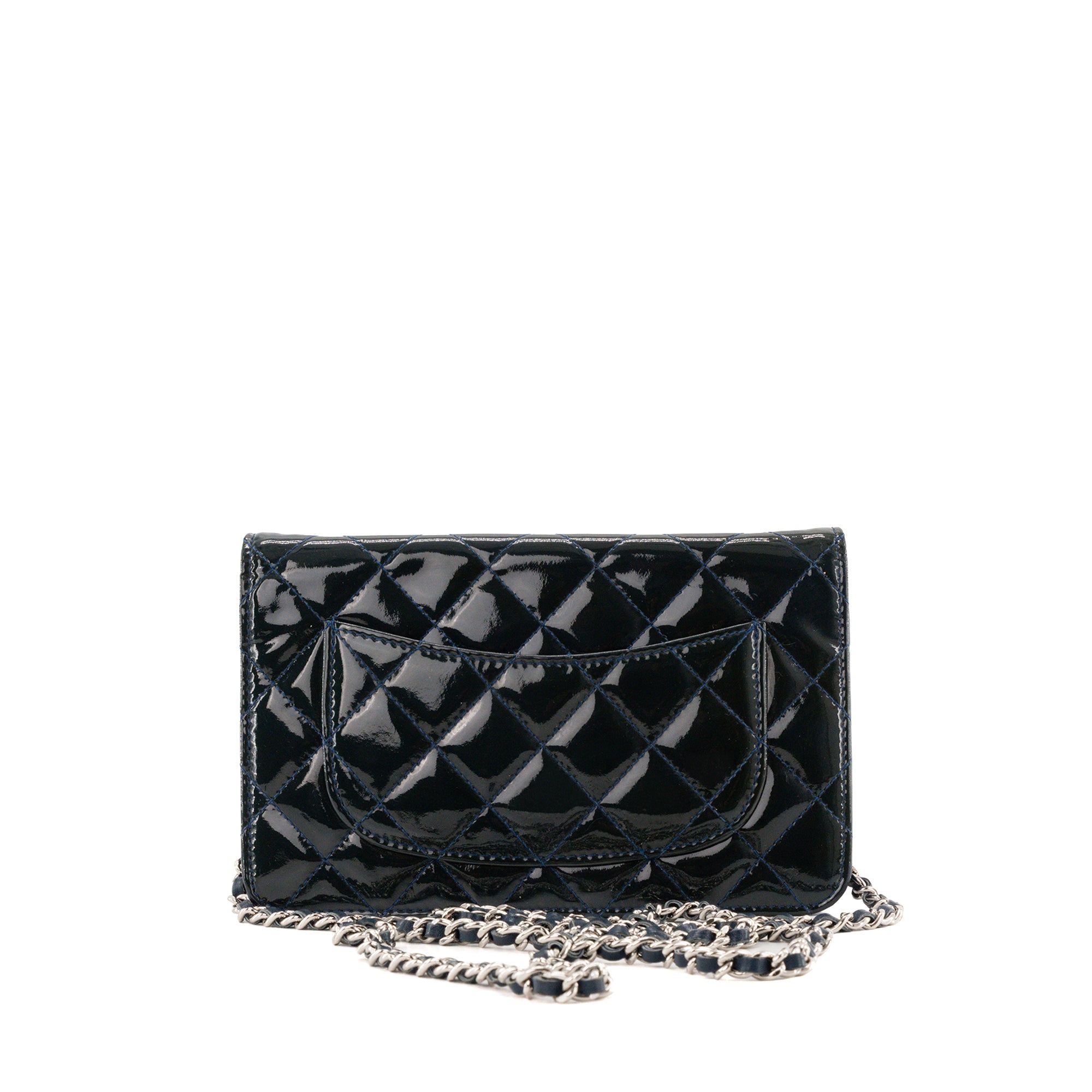 CHANEL - Sac à bandoulière Wallet On Chain Chanel en cuir verni bleu