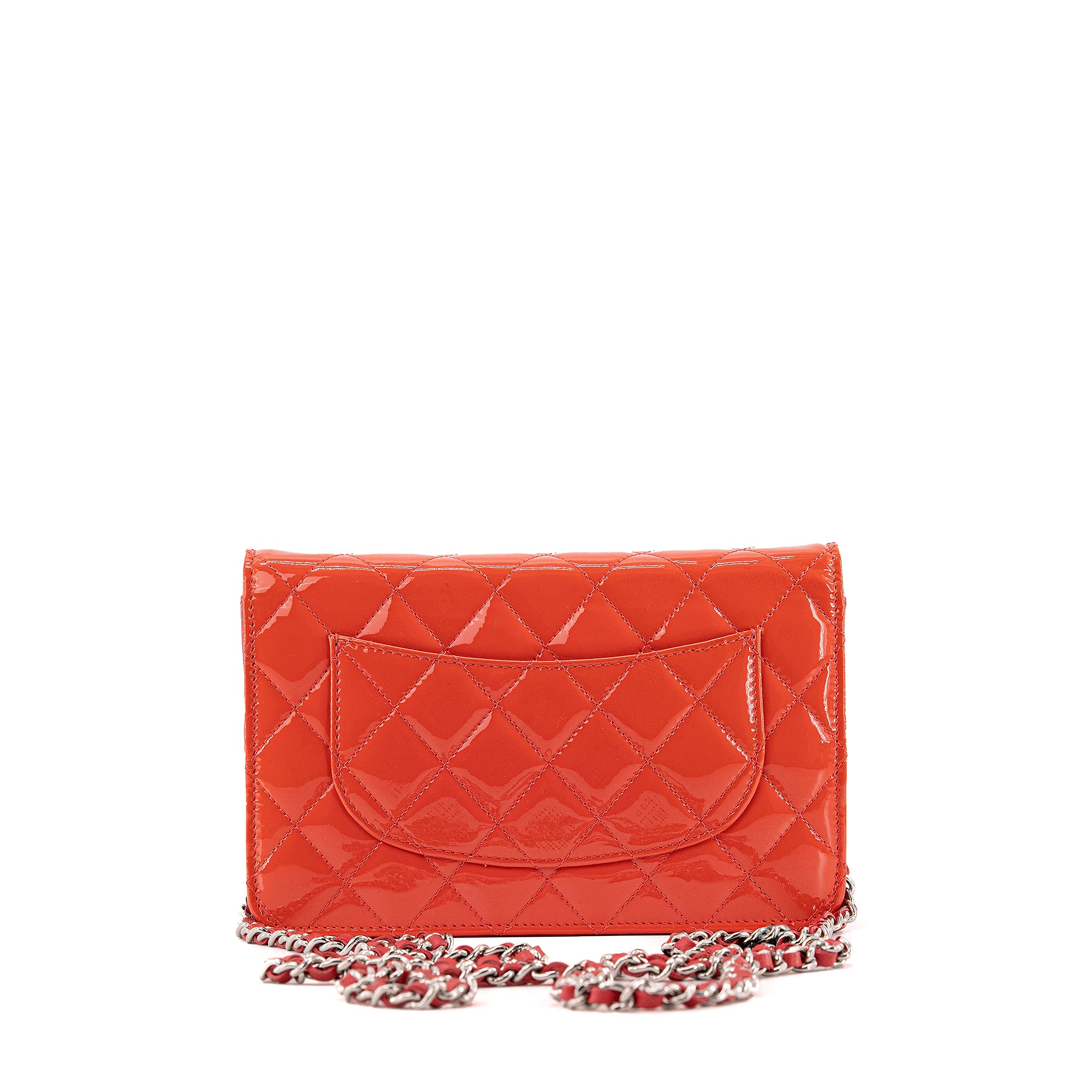 CHANEL - Sac à bandoulière Wallet on Chain Chanel en cuir verni corail