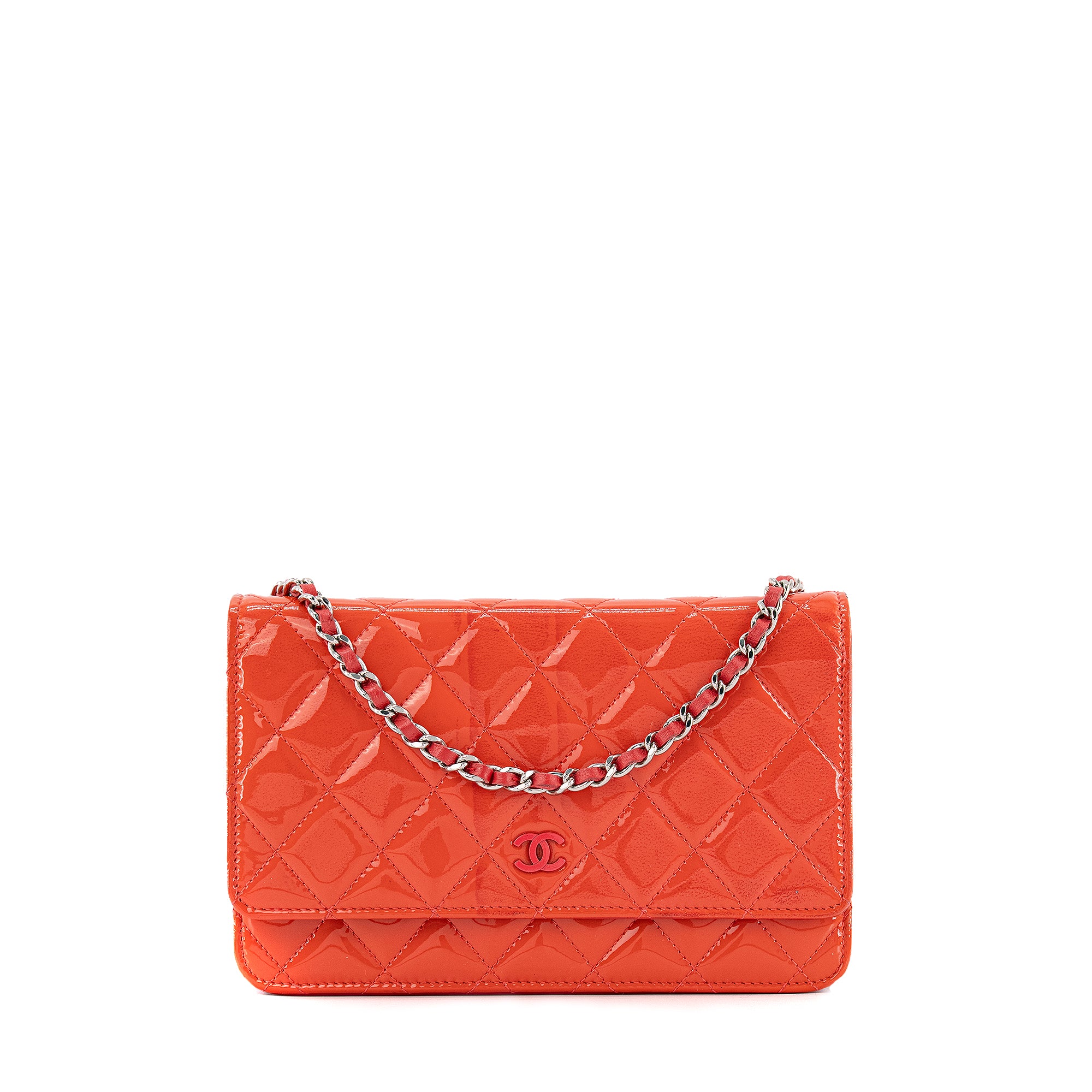 CHANEL - Sac à bandoulière Wallet on Chain Chanel en cuir verni corail