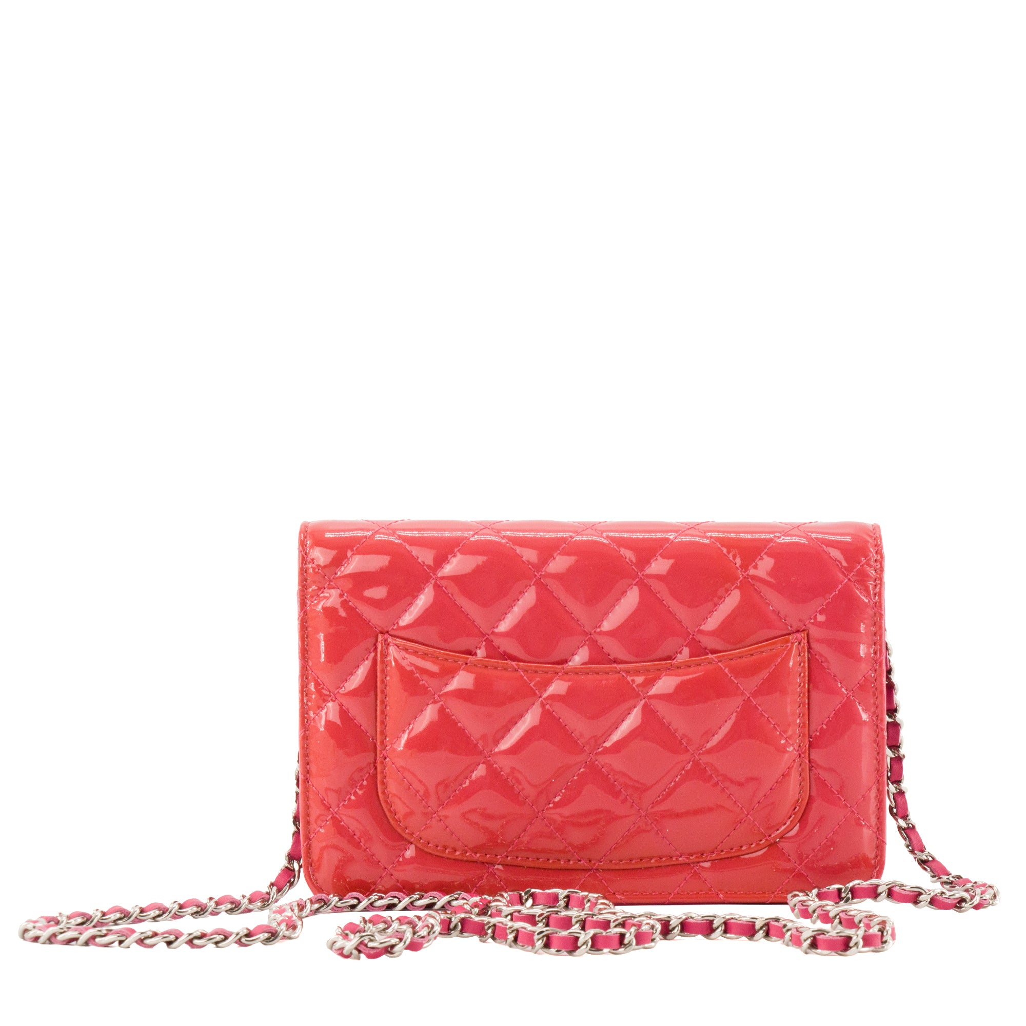 CHANEL - Sac à bandoulière Wallet On Chain Chanel en cuir verni rose