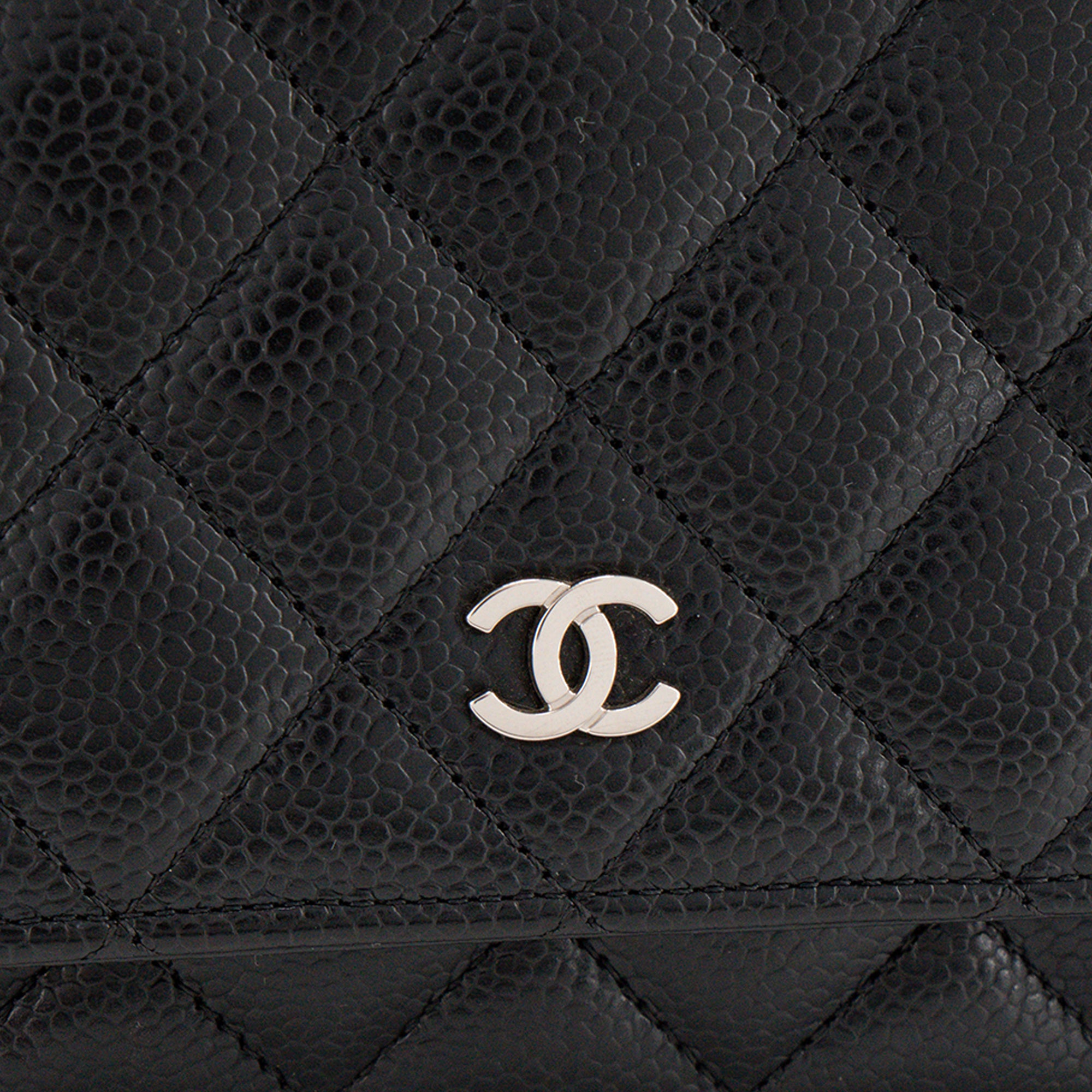 CHANEL - Sac à bandoulière Wallet On Chain Classique/Timeless Chanel en cuir caviar noir