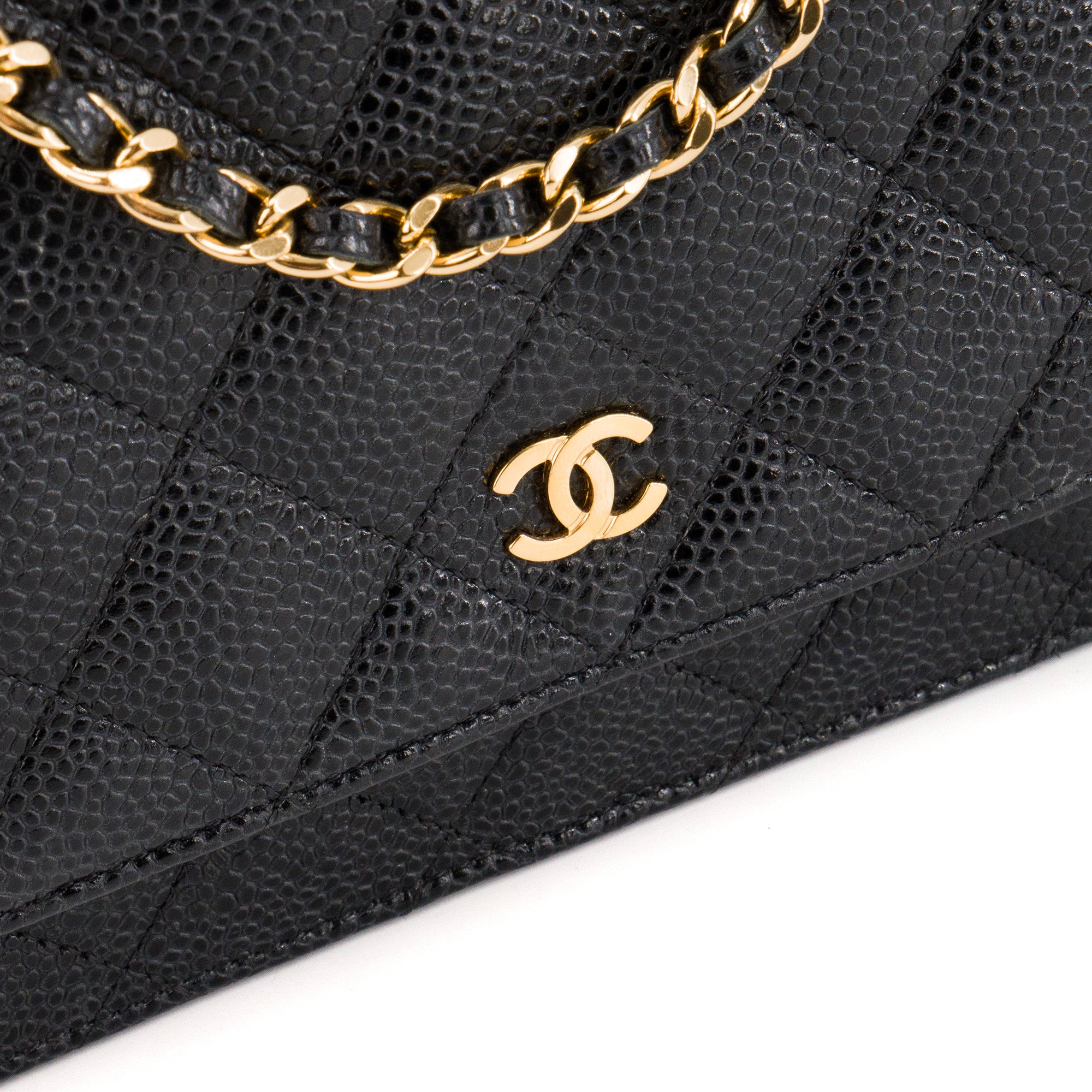 CHANEL - Sac à bandoulière Wallet On Chain Classique/Timeless Chanel en cuir caviar noir