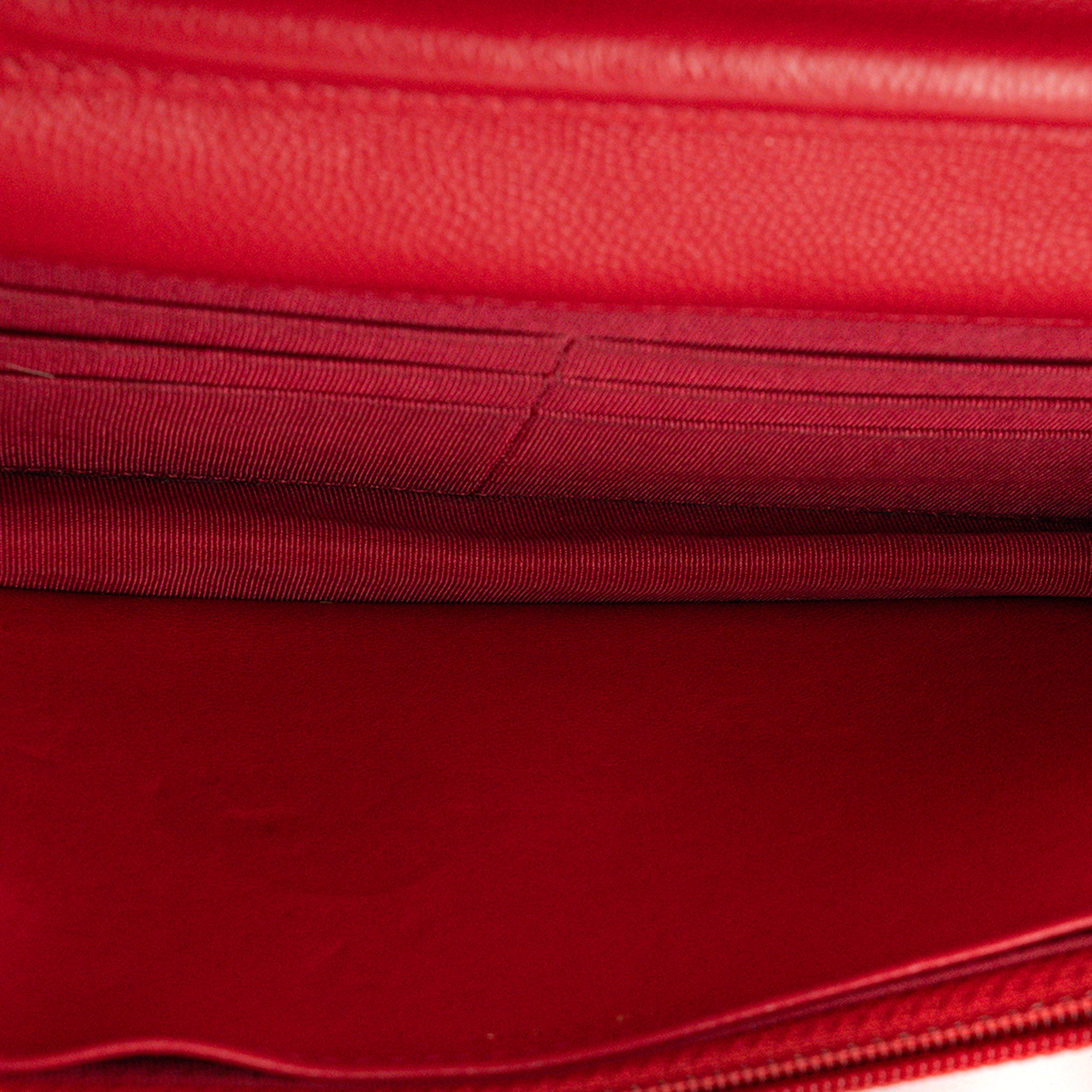 CHANEL - Sac à bandoulière Wallet On Chain Classique/Timeless Chanel en cuir caviar rouge édition limitée