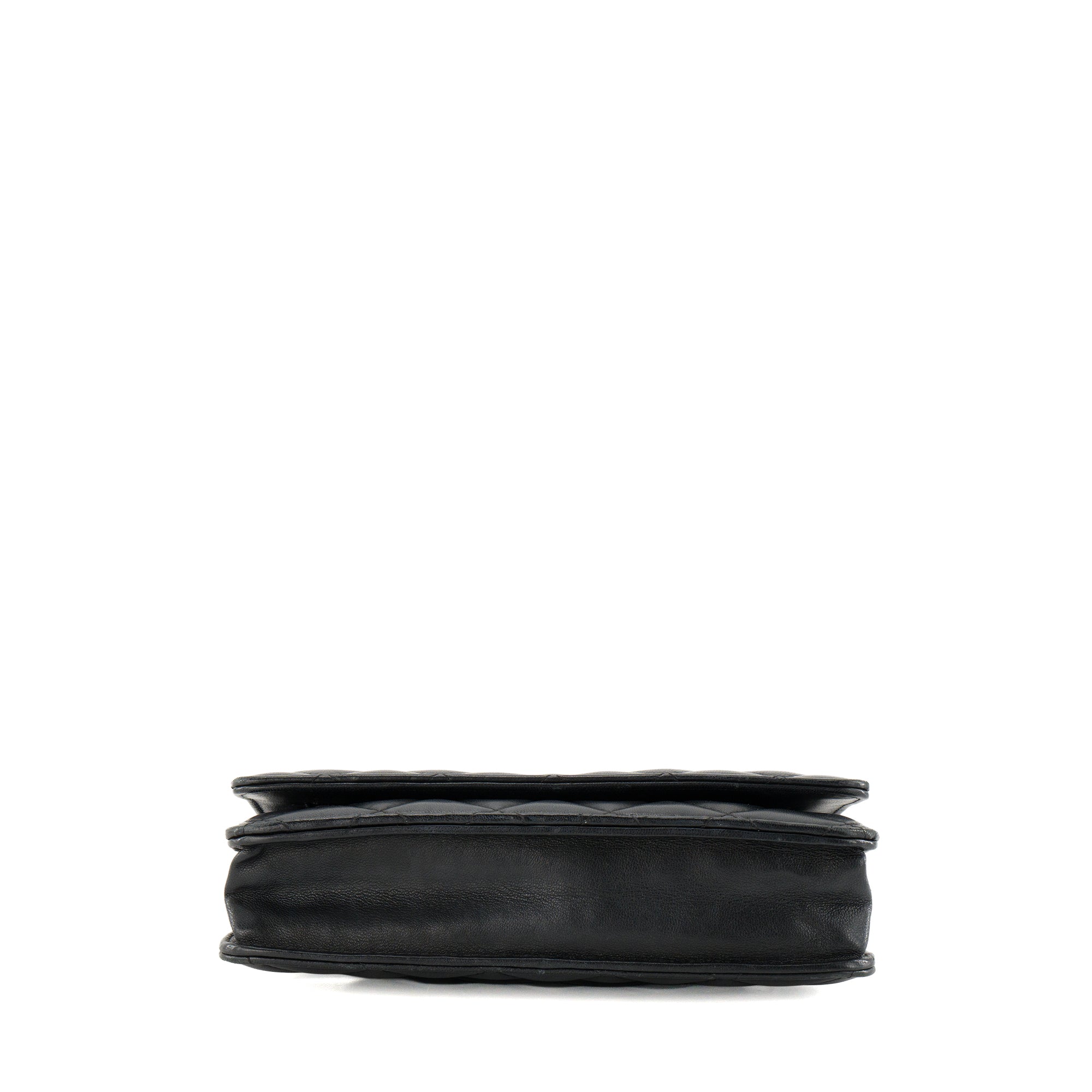 CHANEL - Sac à bandoulière Wallet On Chain Classique/Timeless Chanel en cuir lisse noir