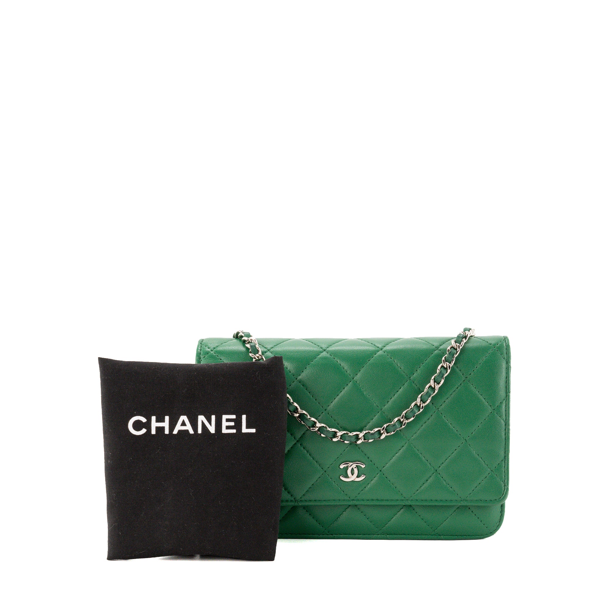 CHANEL - Sac à bandoulière Wallet On Chain Classique/Timeless Chanel en cuir lisse vert