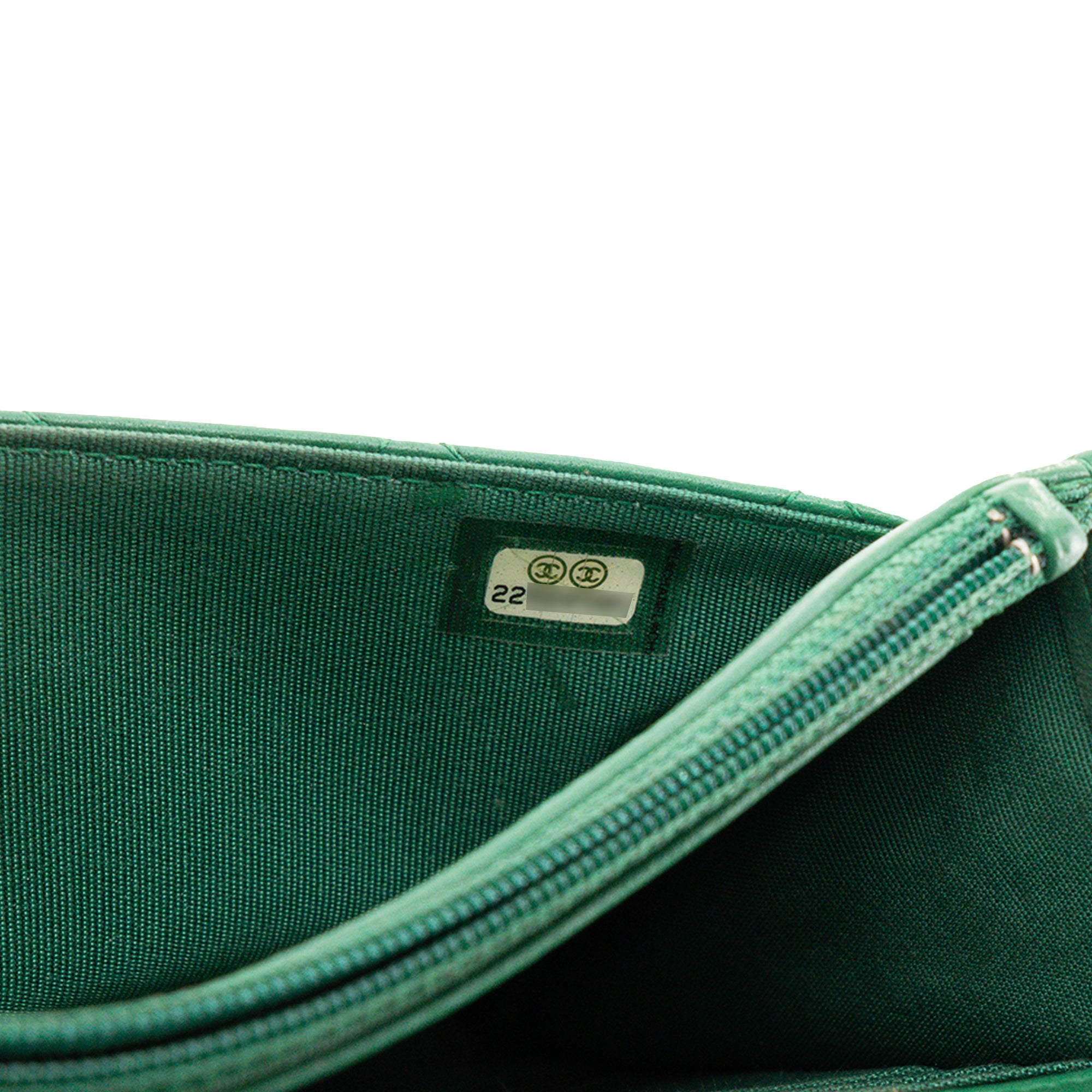 CHANEL - Sac à bandoulière Wallet On Chain Classique/Timeless Chanel en cuir lisse vert